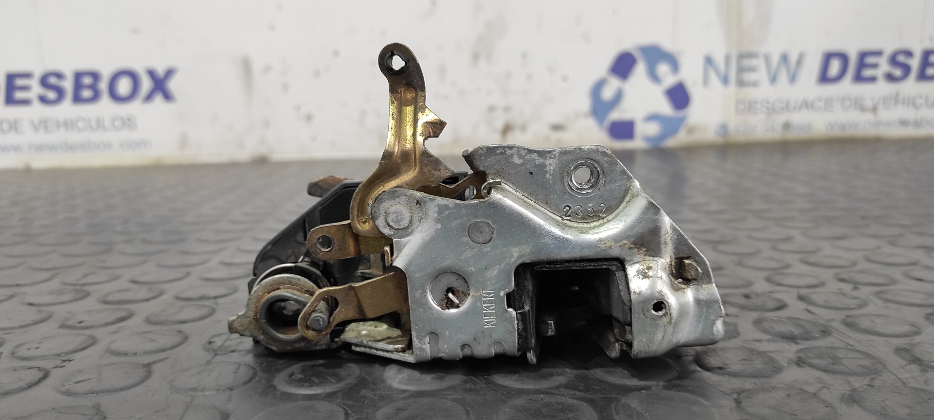 CERRADURA PUERTA DELANTERA IZQUIERDA MERCEDES-BENZ CLASE E (W124) BERLINA - vista 5