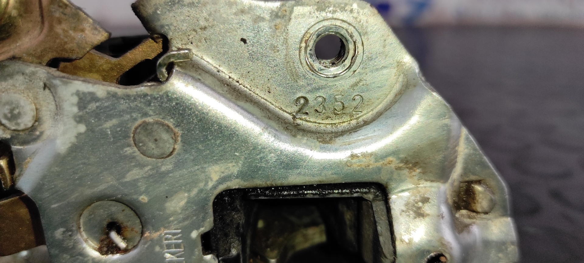 CERRADURA PUERTA DELANTERA IZQUIERDA MERCEDES-BENZ CLASE E (W124) BERLINA - vista 7