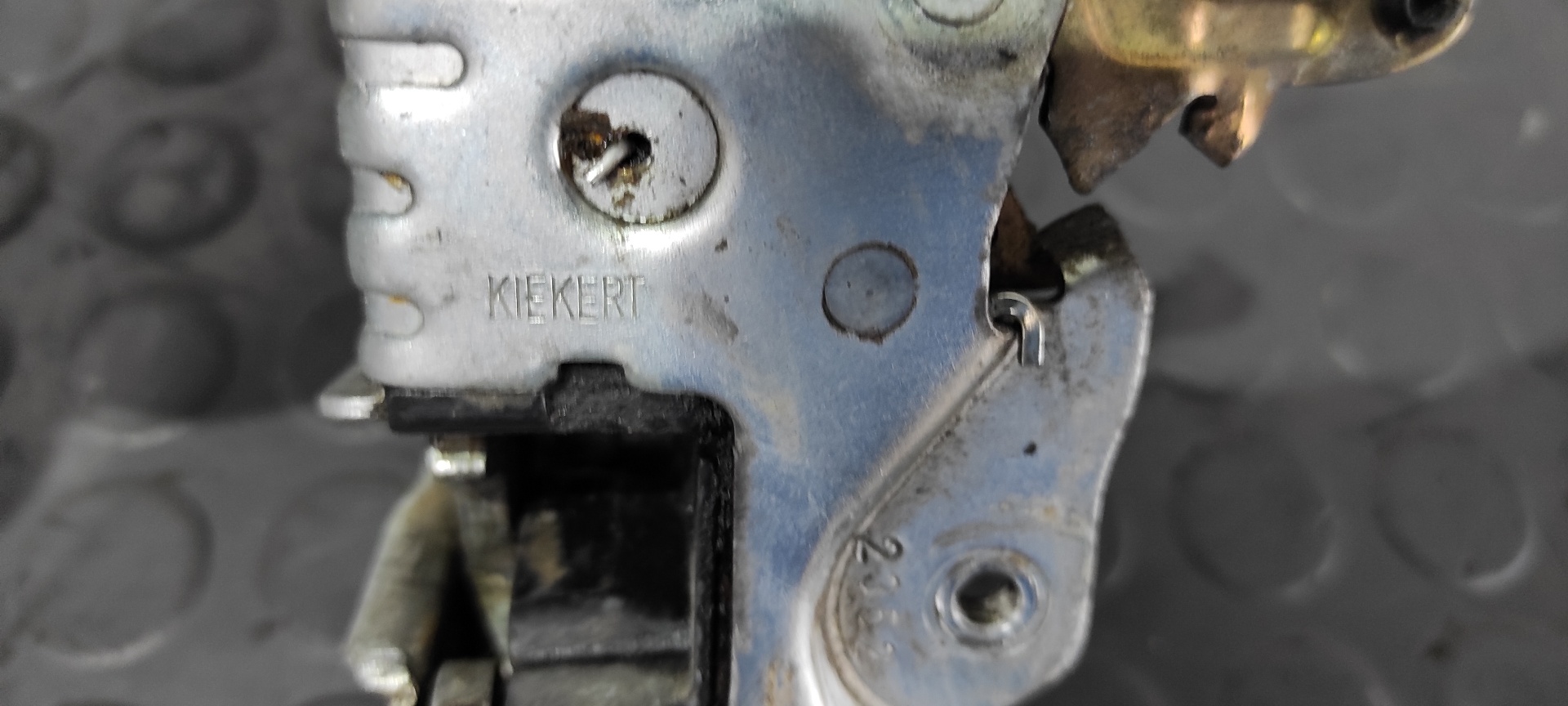 CERRADURA PUERTA DELANTERA IZQUIERDA MERCEDES-BENZ CLASE E (W124) BERLINA - vista 8