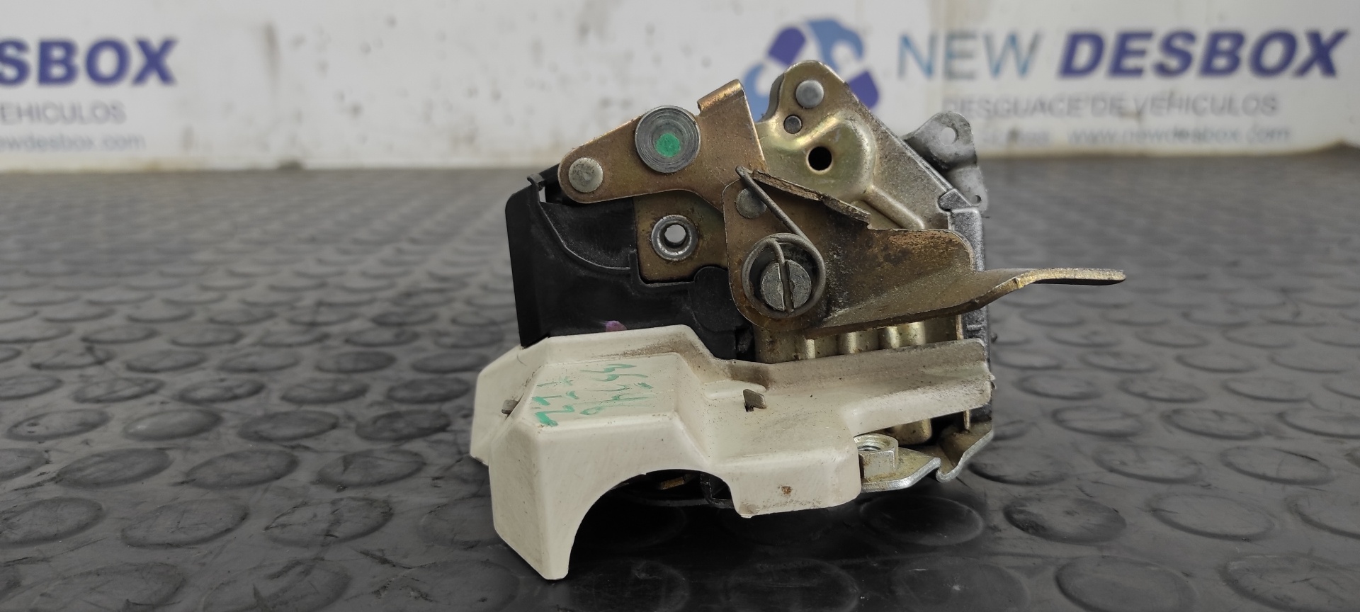 CERRADURA PUERTA TRASERA IZQUIERDA MERCEDES-BENZ CLASE E (W124) BERLINA - vista 4