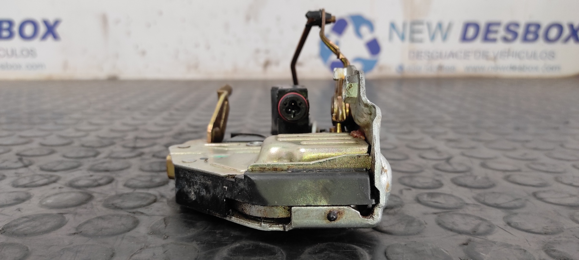 CERRADURA PUERTA DELANTERA DERECHA MERCEDES-BENZ CLASE E (W124) BERLINA - vista 7