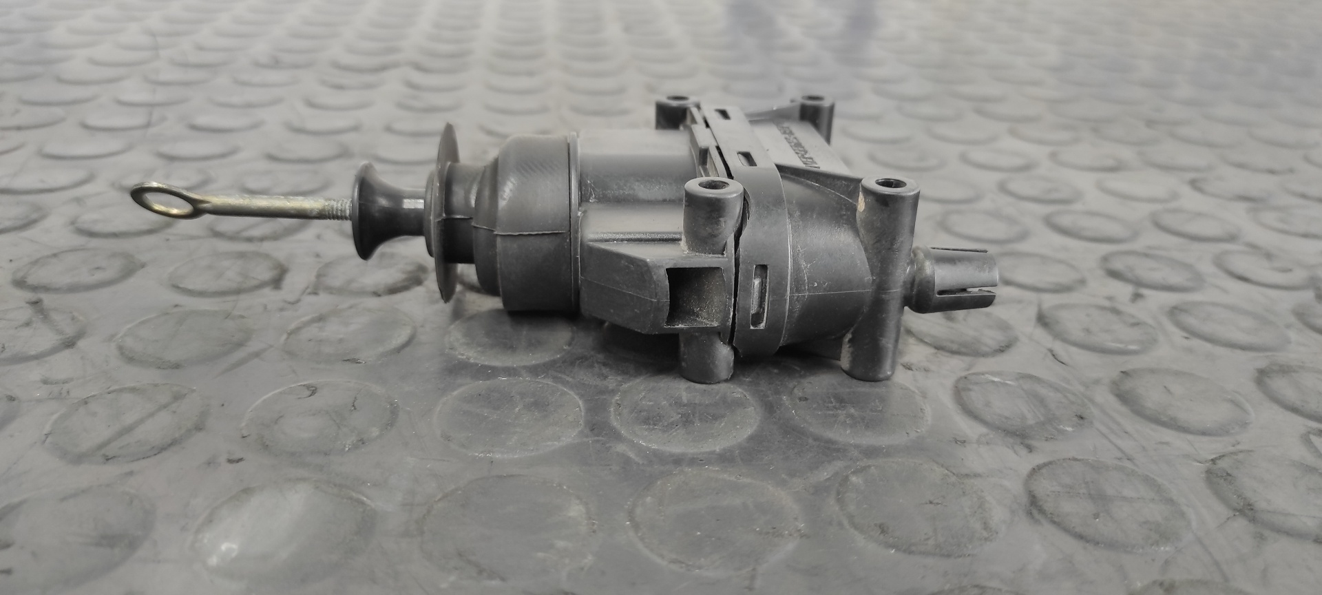 MOTOR CIERRE CENTRALIZADO DELANTERO DERECHO MERCEDES-BENZ CLASE E (W124) BERLINA - vista 3