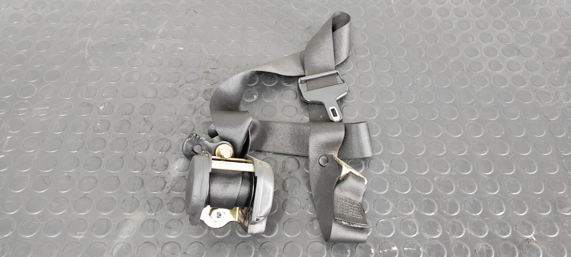 CINTURON TRASERO DERECHO MERCEDES-BENZ CLASE E (W124) BERLINA