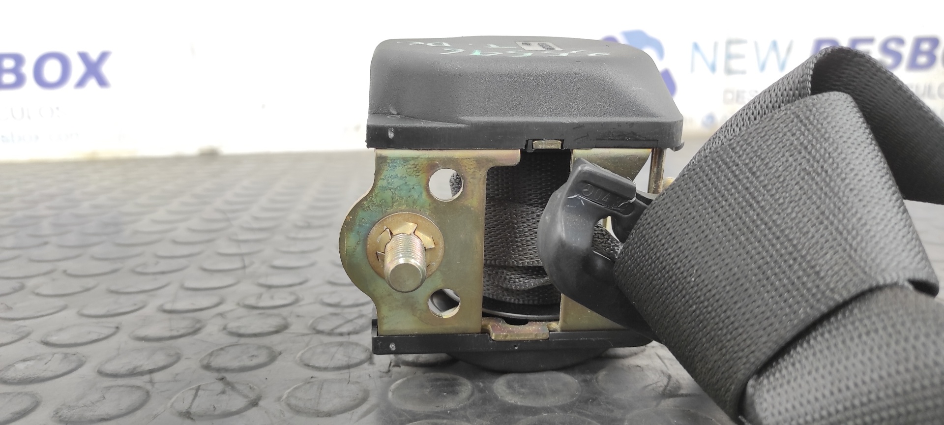 CINTURON TRASERO DERECHO MERCEDES-BENZ CLASE E (W124) BERLINA - vista 2