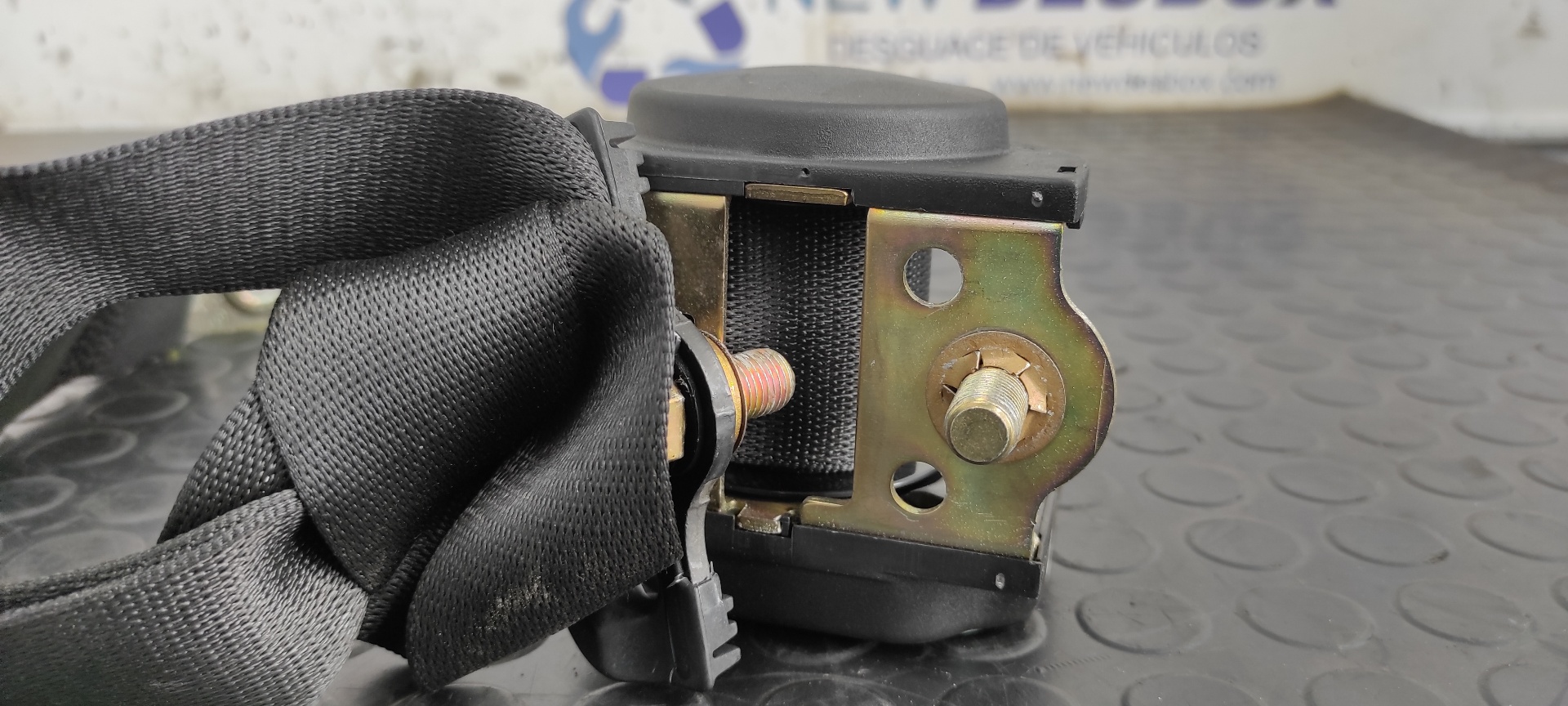 CINTURON TRASERO IZQUIERDO MERCEDES-BENZ CLASE E (W124) BERLINA - vista 8