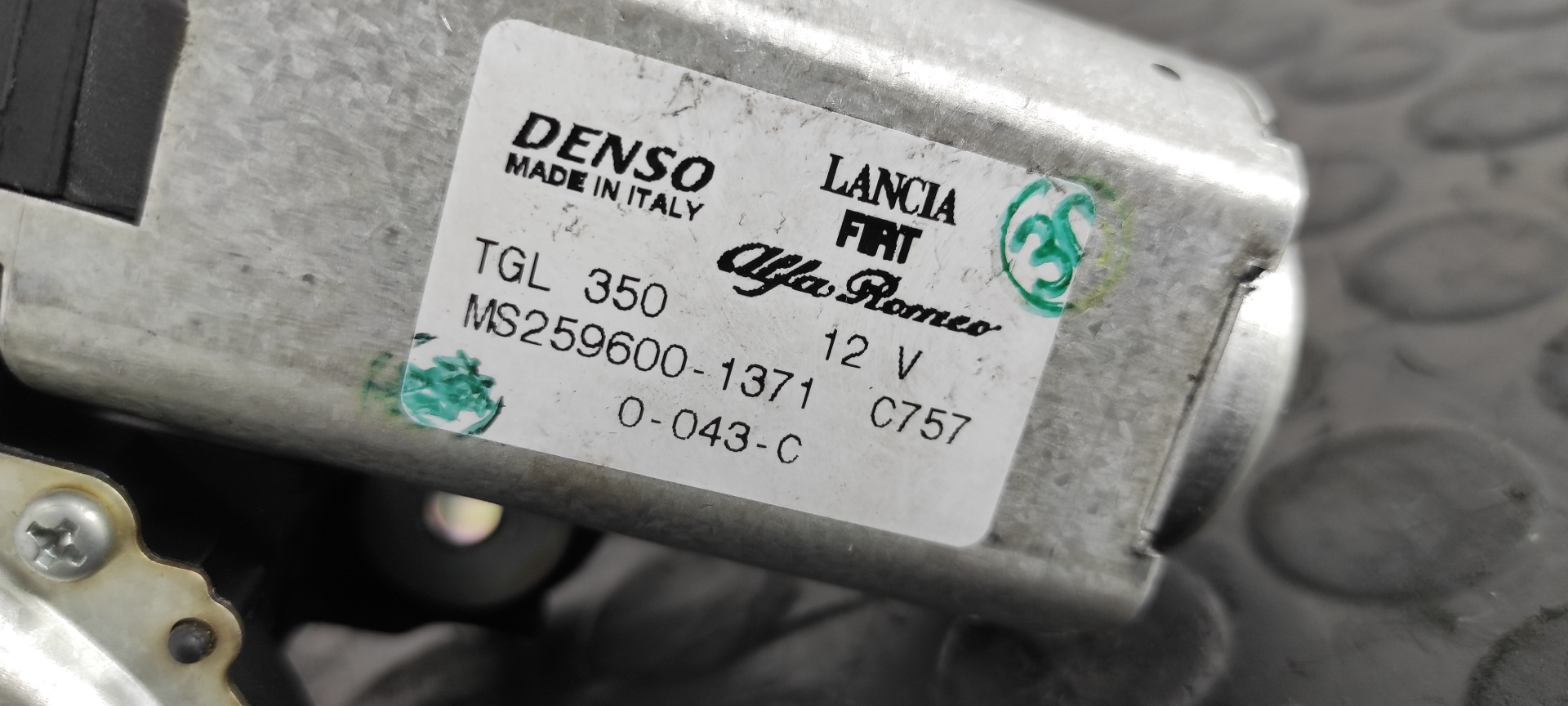 MOTOR LIMPIA TRASERO FORD KA (CCU) - vista 3