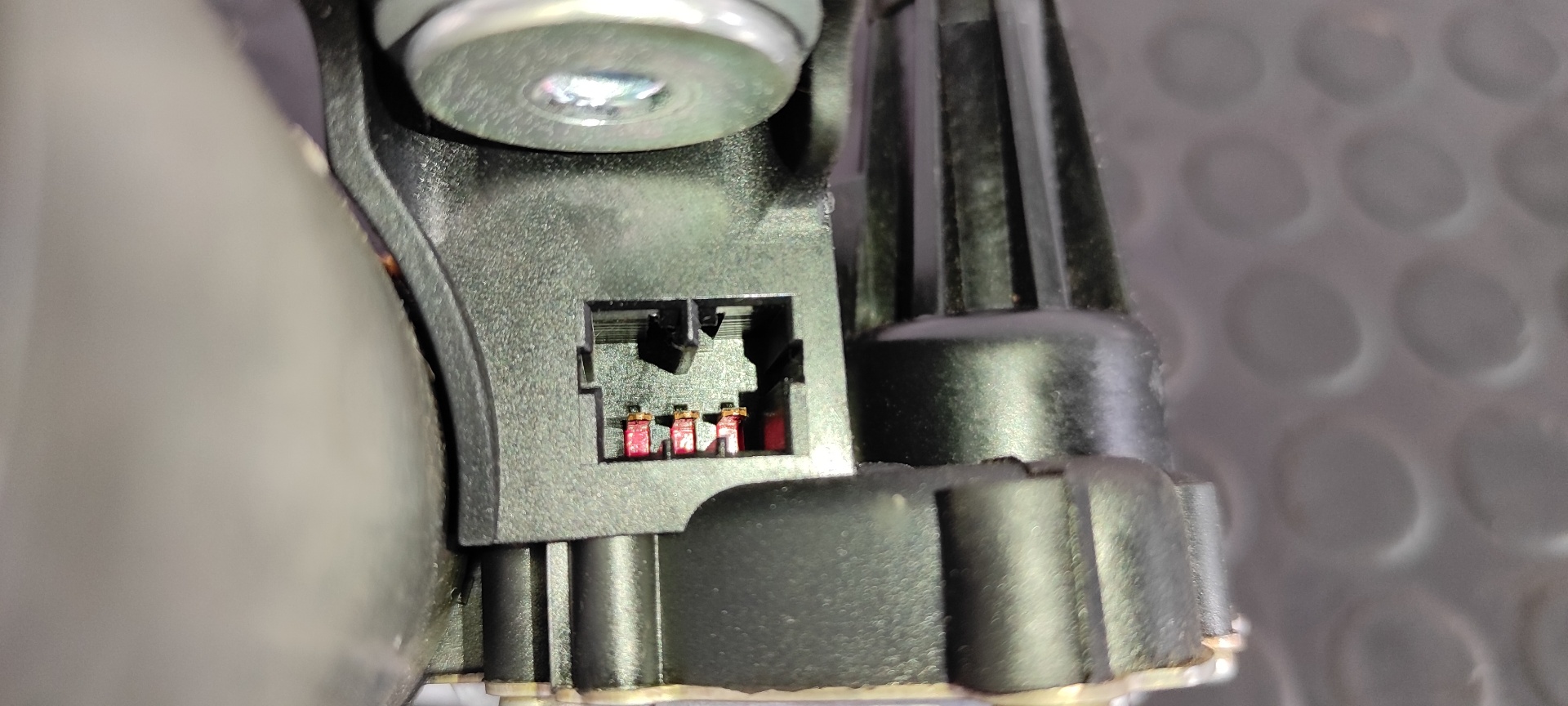 MOTOR LIMPIA TRASERO FORD KA (CCU) - vista 2