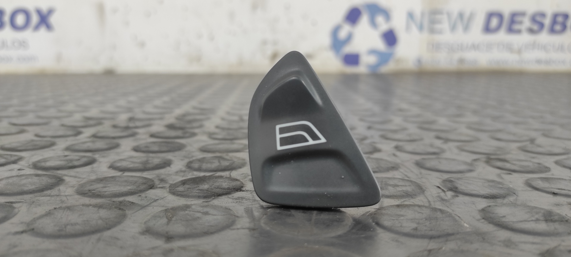 MANDO ELEVALUNAS DELANTERO DERECHO FORD KA (CCU)