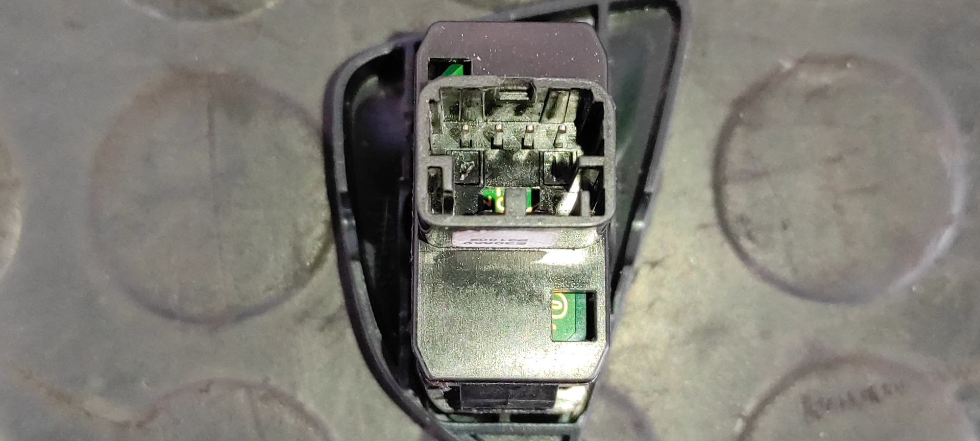 MANDO ELEVALUNAS DELANTERO DERECHO FORD KA (CCU) - vista 5