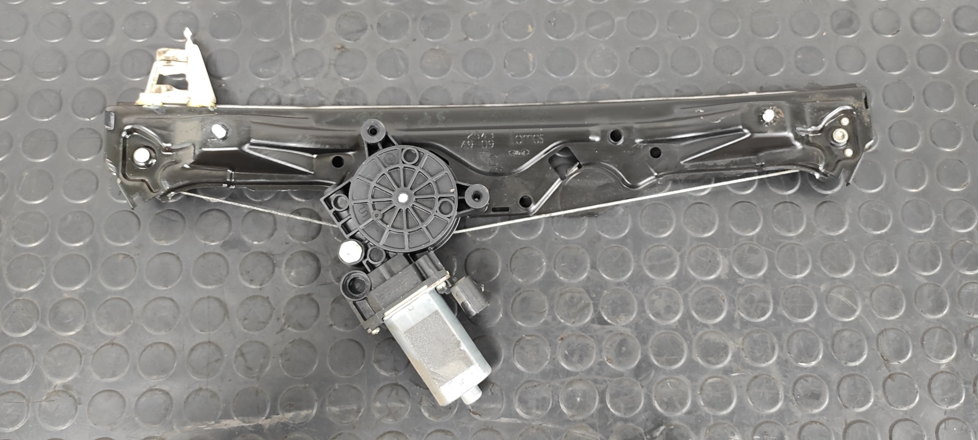 ELEVALUNAS DELANTERO DERECHO FORD KA (CCU)