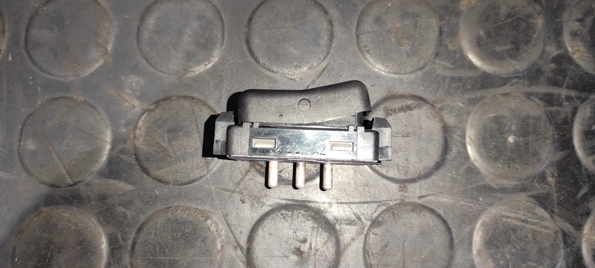 INTERRUPTOR MERCEDES-BENZ CLASE E (W124) BERLINA - vista 3