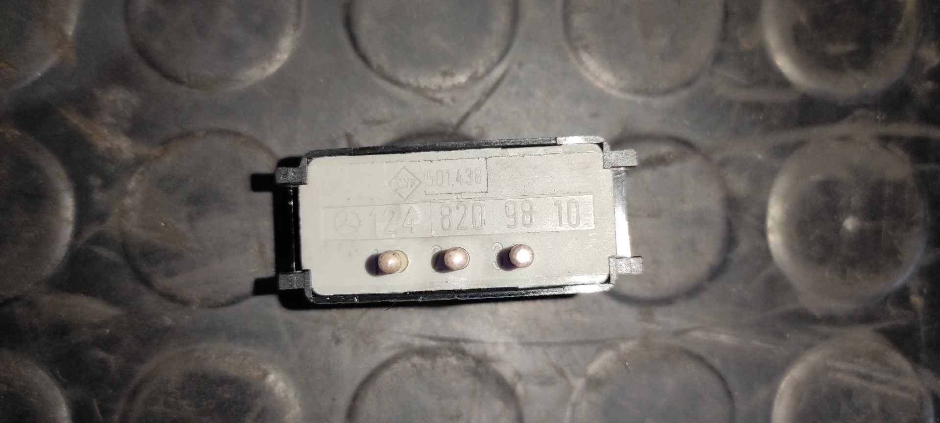 INTERRUPTOR MERCEDES-BENZ CLASE E (W124) BERLINA - vista 4