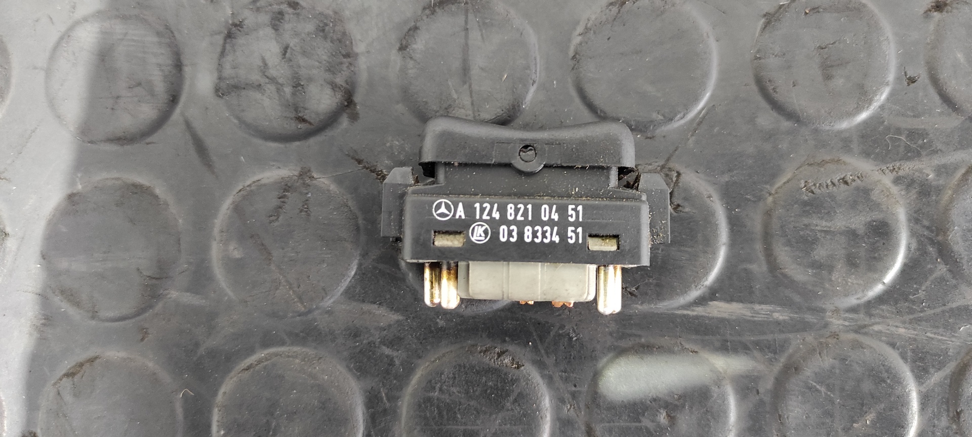 INTERRUPTOR MERCEDES-BENZ CLASE E (W124) BERLINA - vista 4