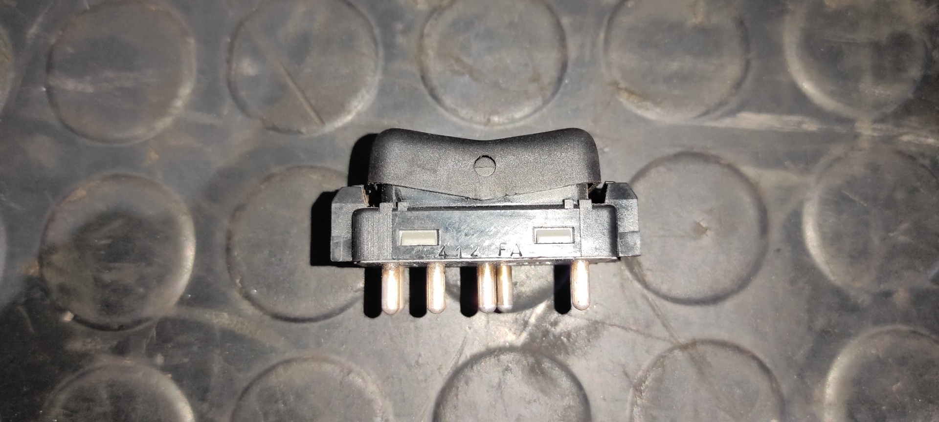 INTERRUPTOR MERCEDES-BENZ CLASE E (W124) BERLINA - vista 4