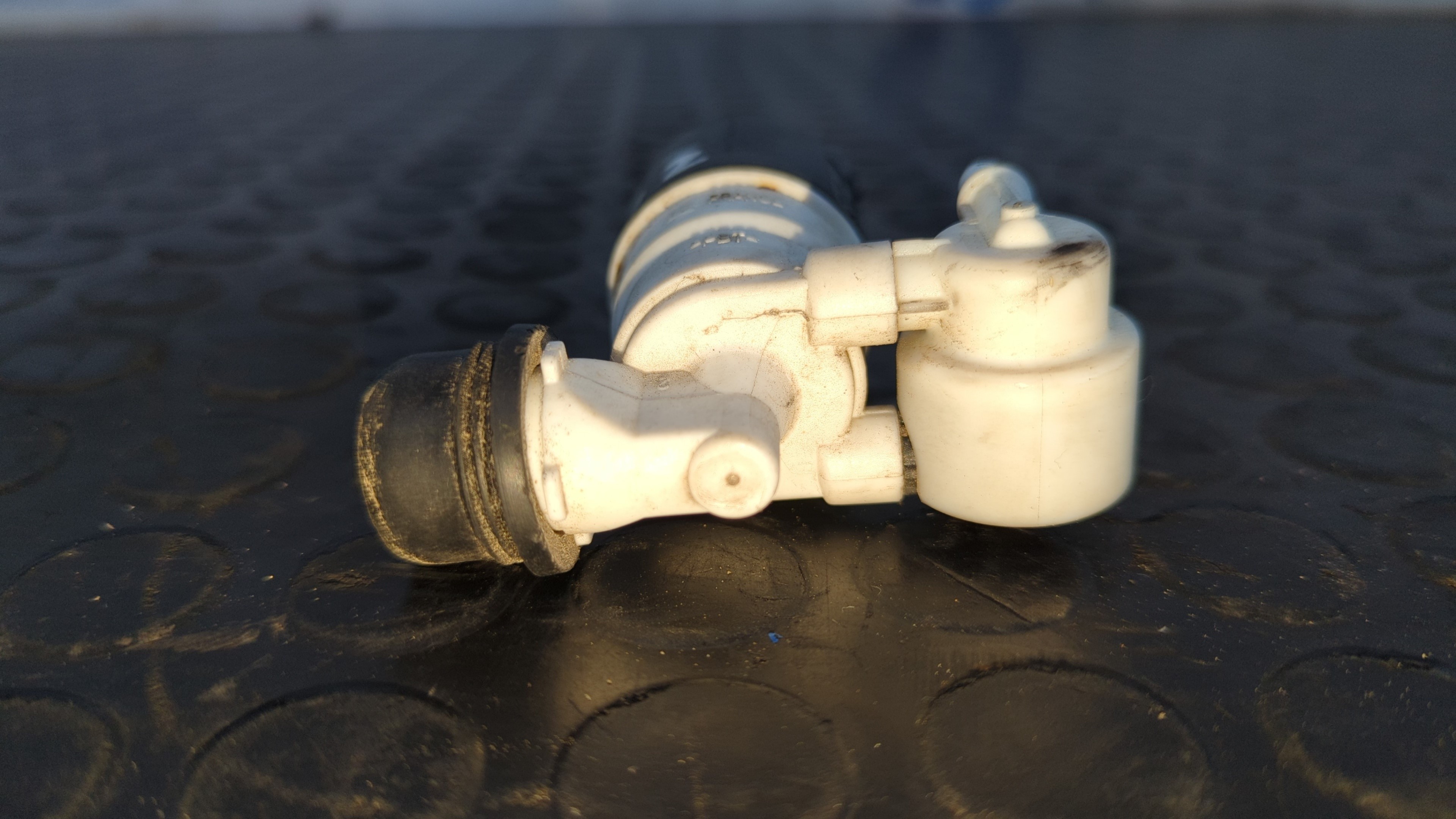 BOMBA LIMPIA PEUGEOT PARTNER KOMBI - vista 3