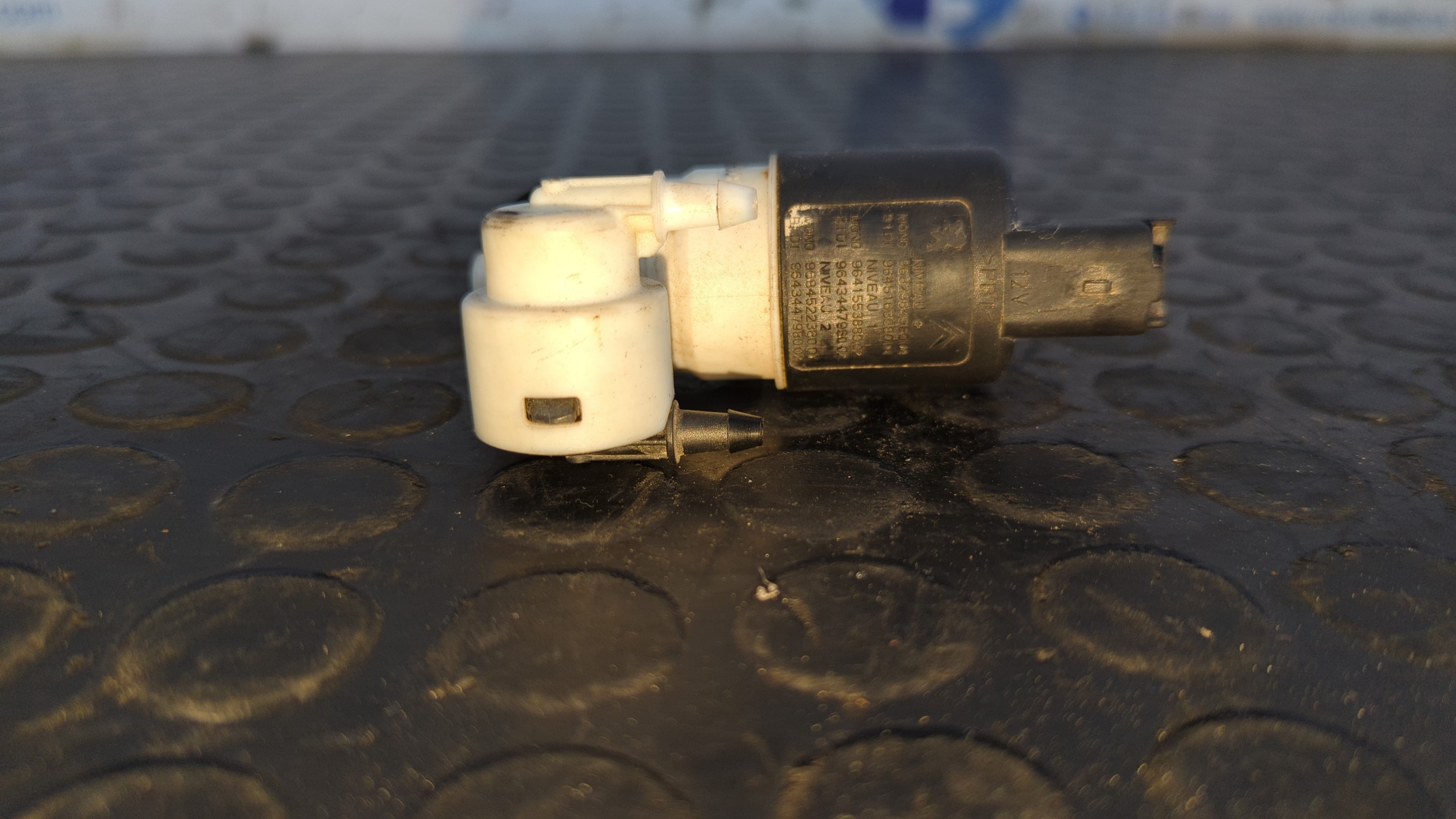 BOMBA LIMPIA PEUGEOT PARTNER KOMBI - vista 4