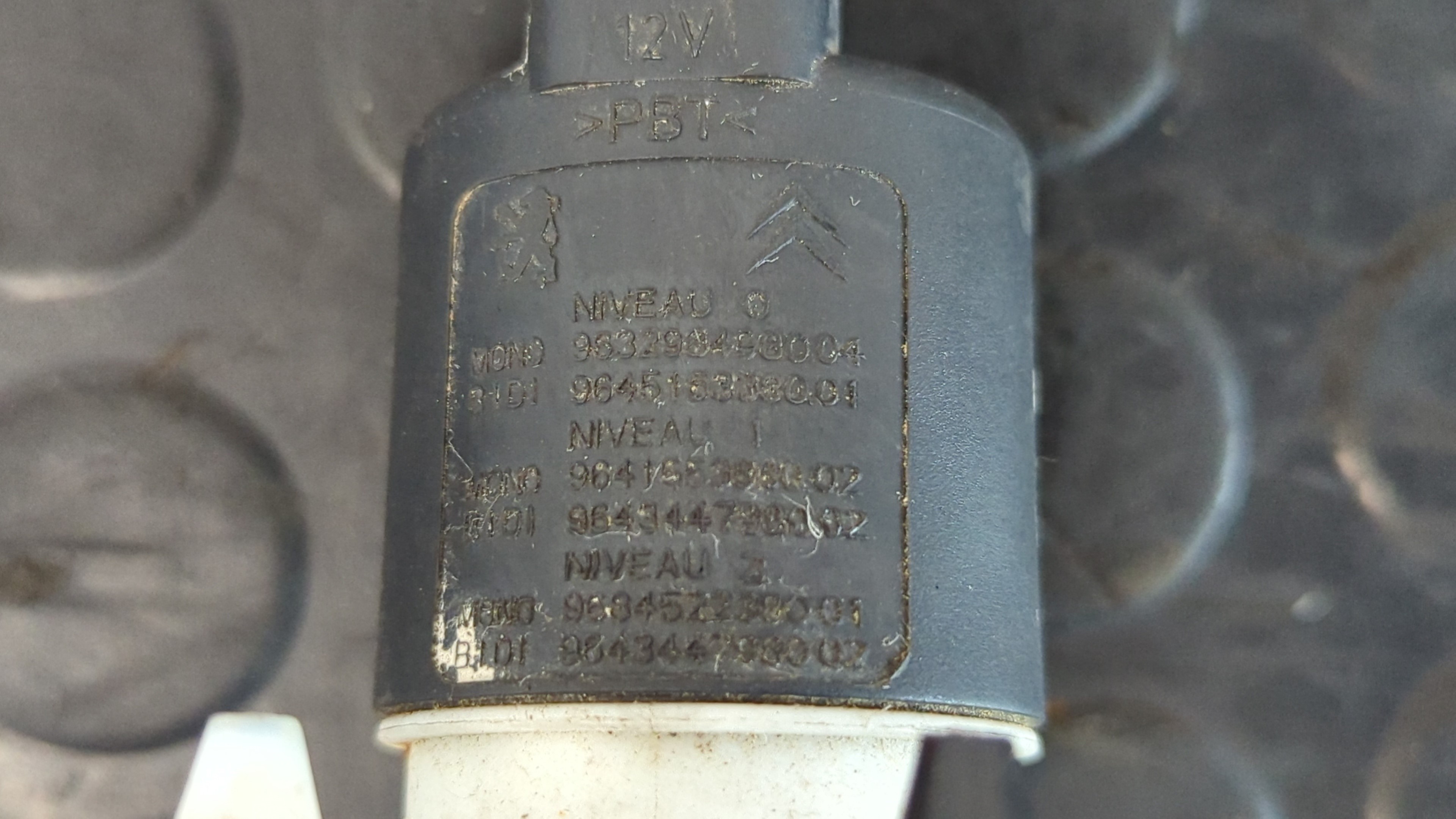 BOMBA LIMPIA PEUGEOT PARTNER KOMBI - vista 2