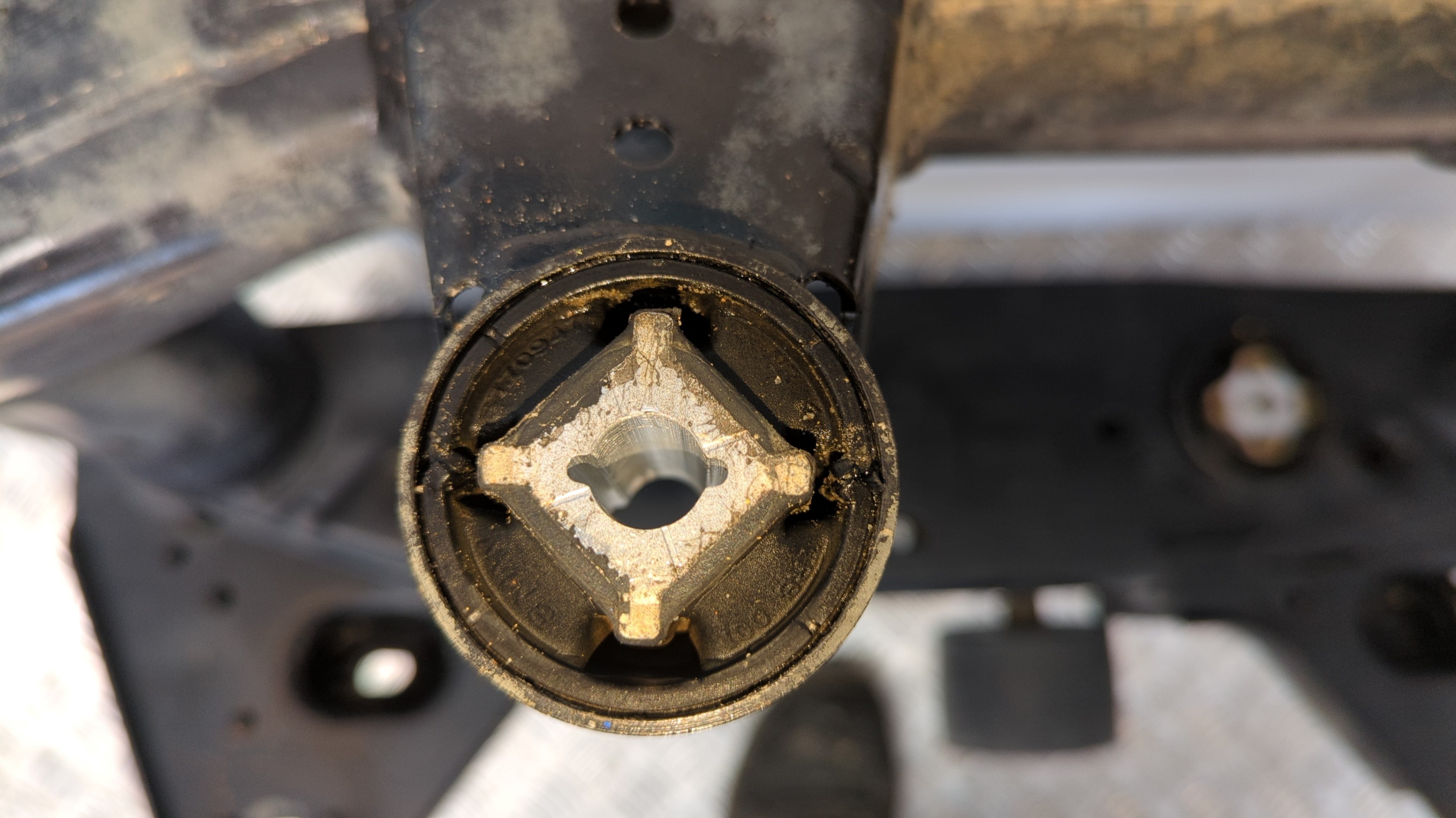 PUENTE DELANTERO BMW X3 (F25) - vista 3