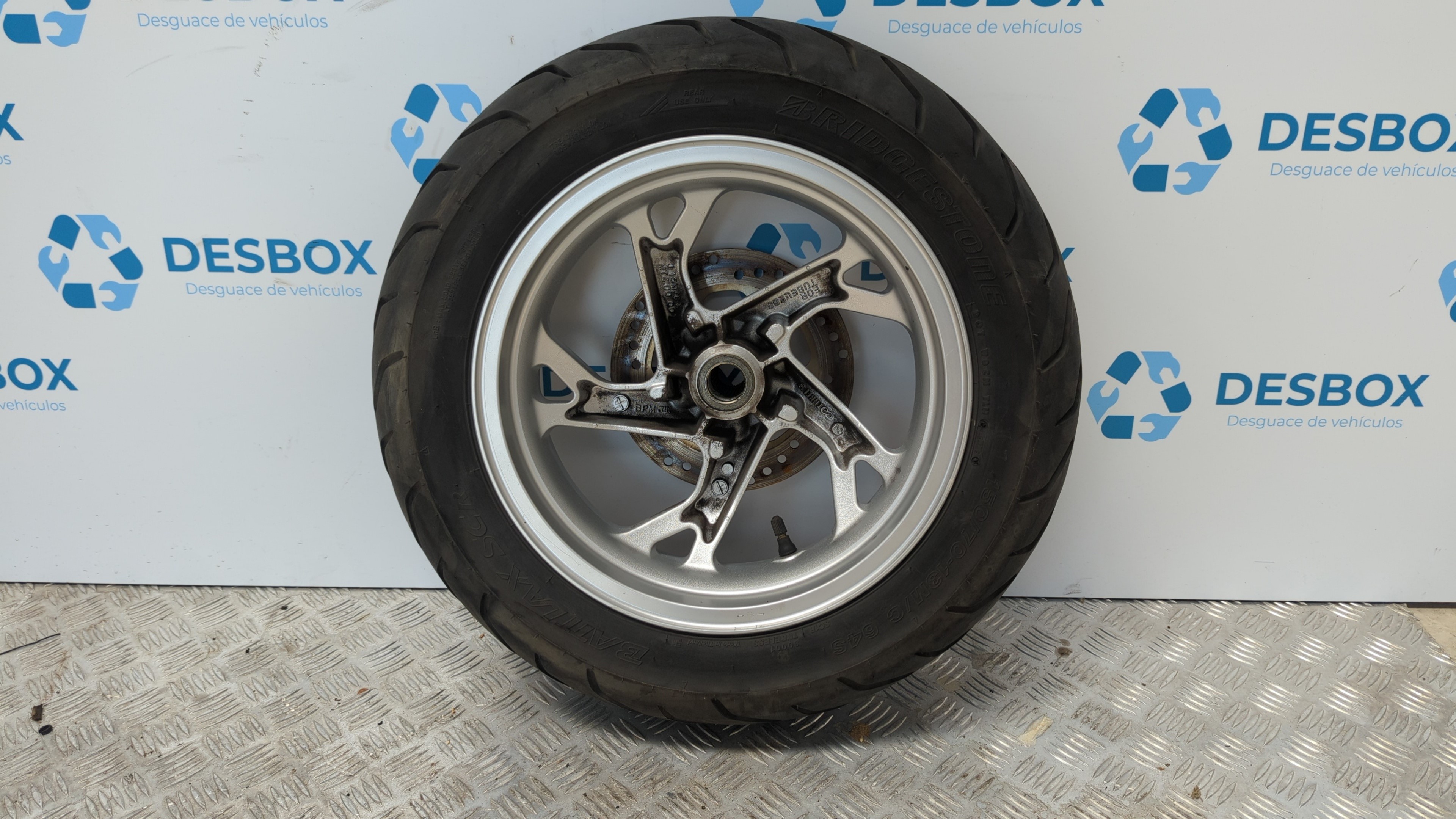 LLANTA SUZUKI AN 400 / BURGMAN - vista 5