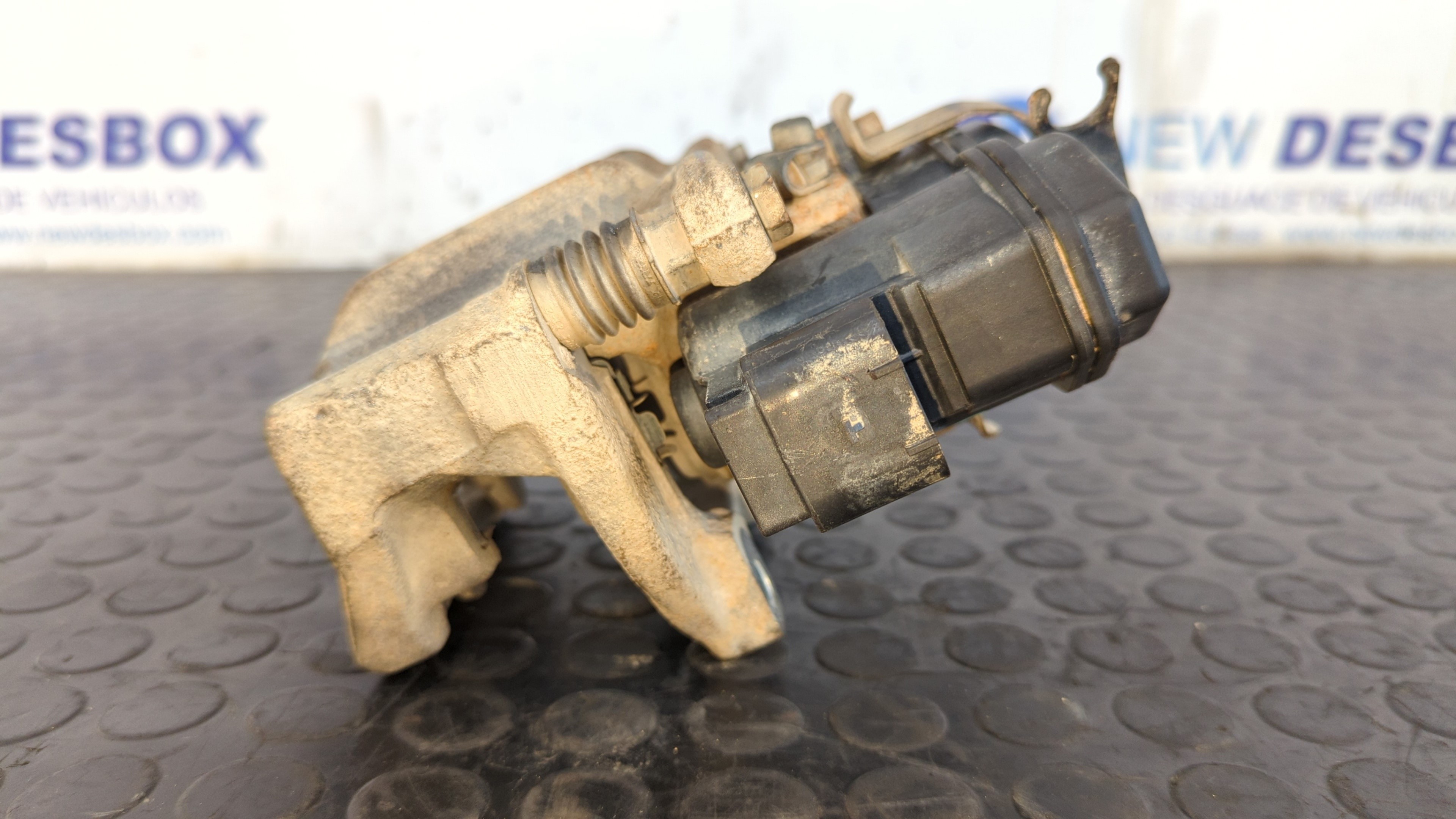 PINZA DE FRENO TRASERA IZQUIERDA BMW X3 (F25) - vista 4