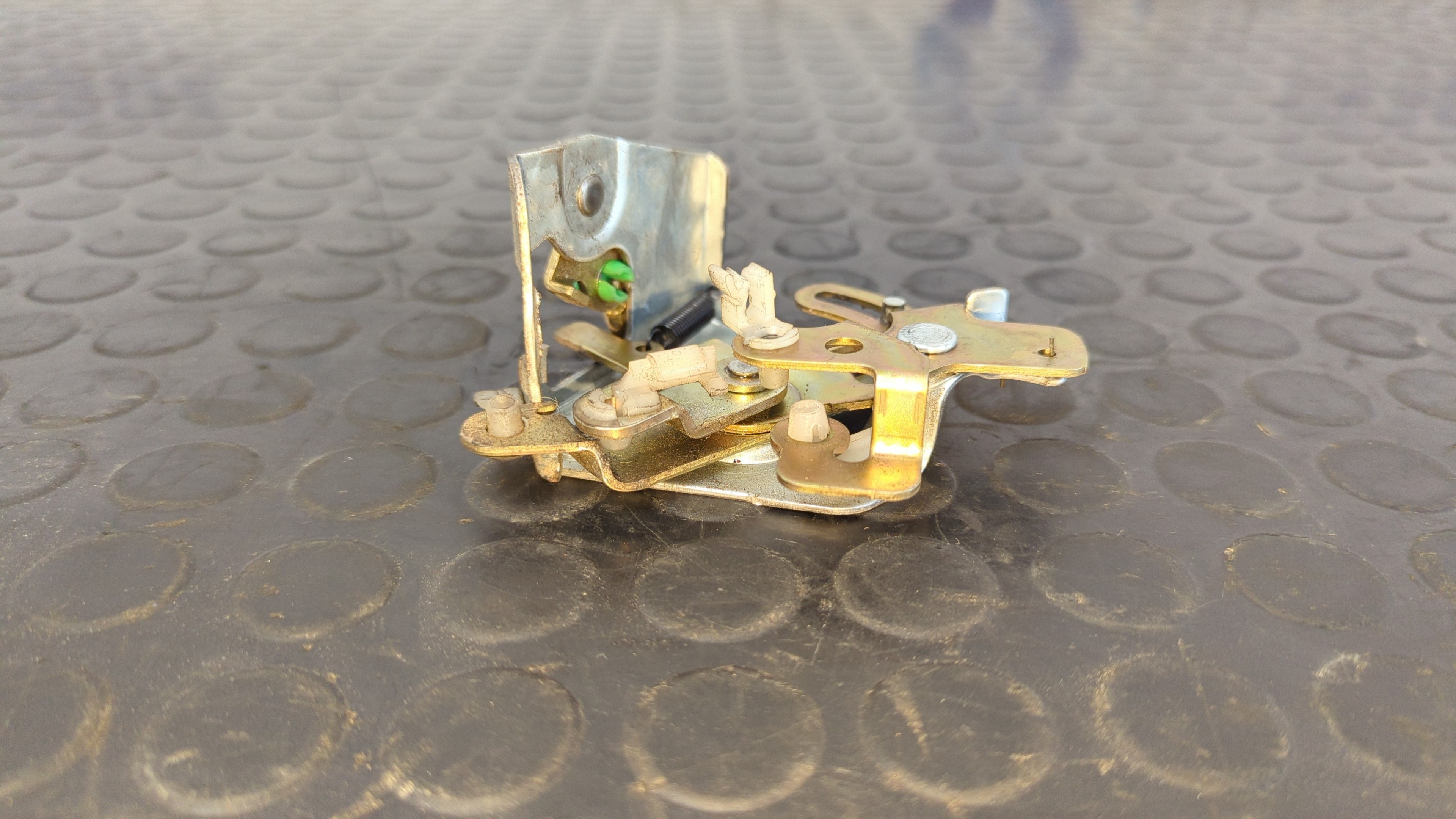 CERRADURA MALETERO / PORTON SUZUKI GRAND VITARA 3 PUERTAS SQ (GT) - vista 3