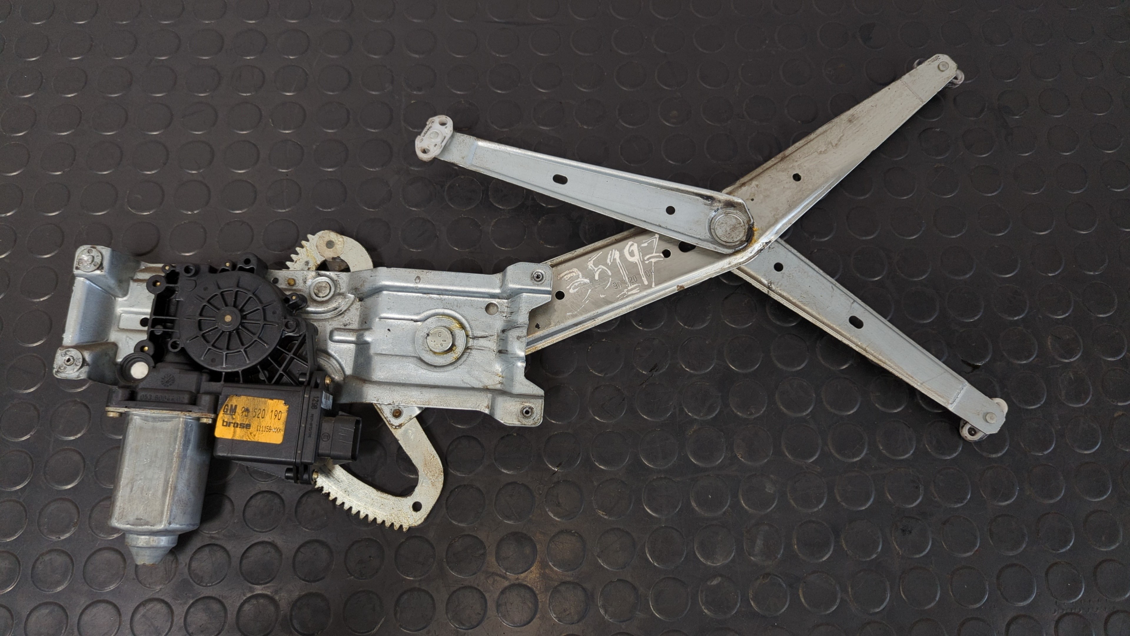 ELEVALUNAS DELANTERO DERECHO OPEL CORSA B