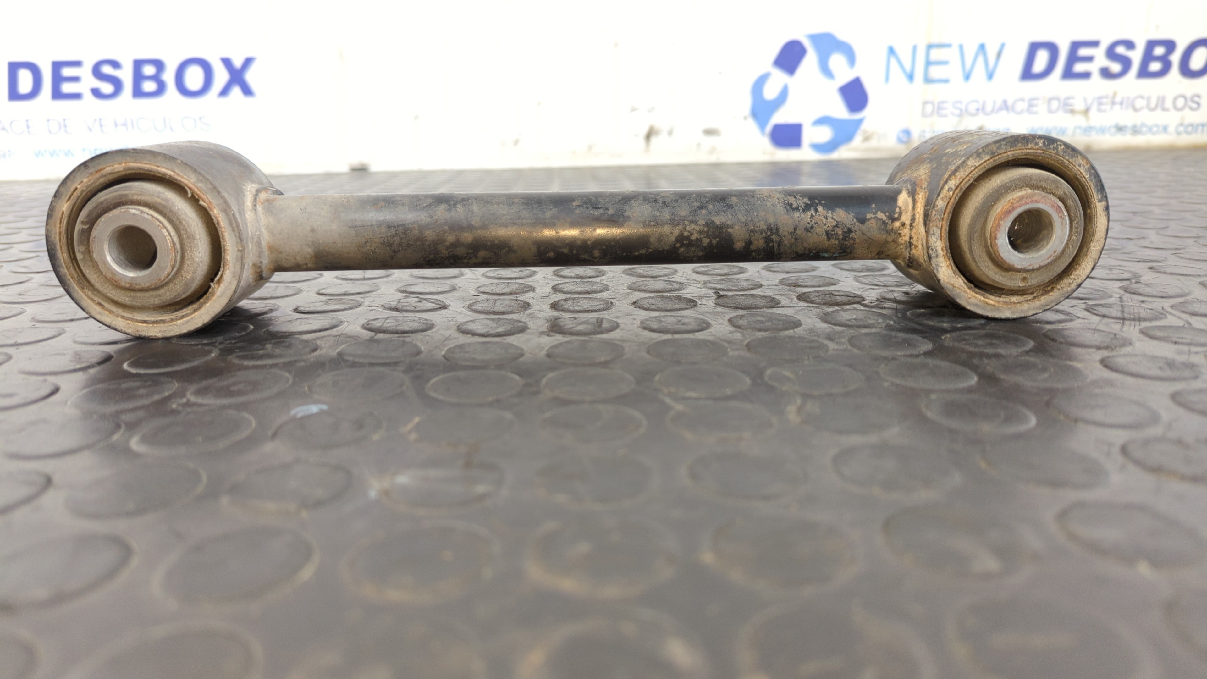 BRAZO DERECHO SUPERIOR TRASERO NISSAN TERRANO/TERRANO.II (R20)