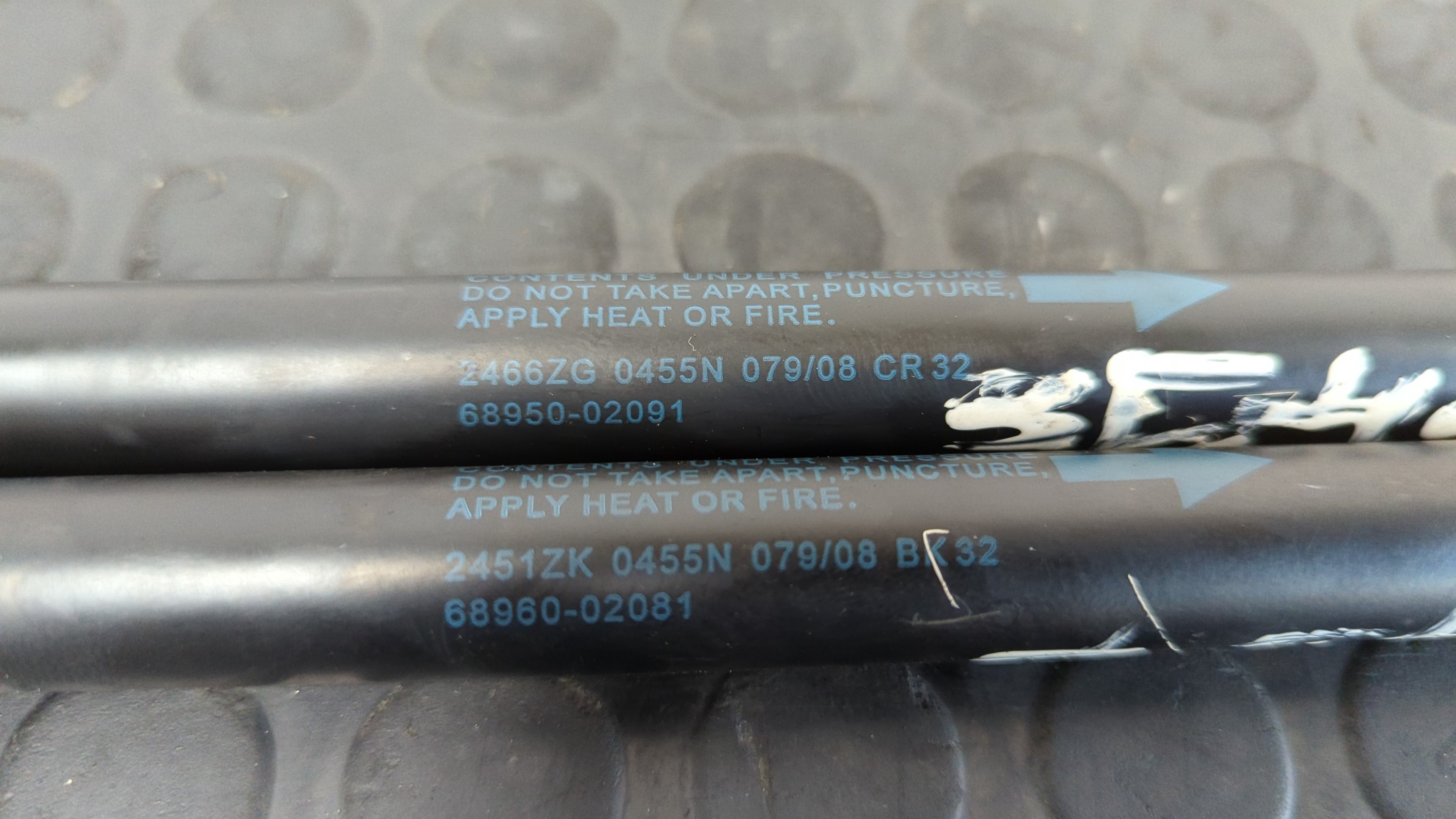 AMORTIGUADORES MALETERO / PORTON TOYOTA AURIS - vista 2