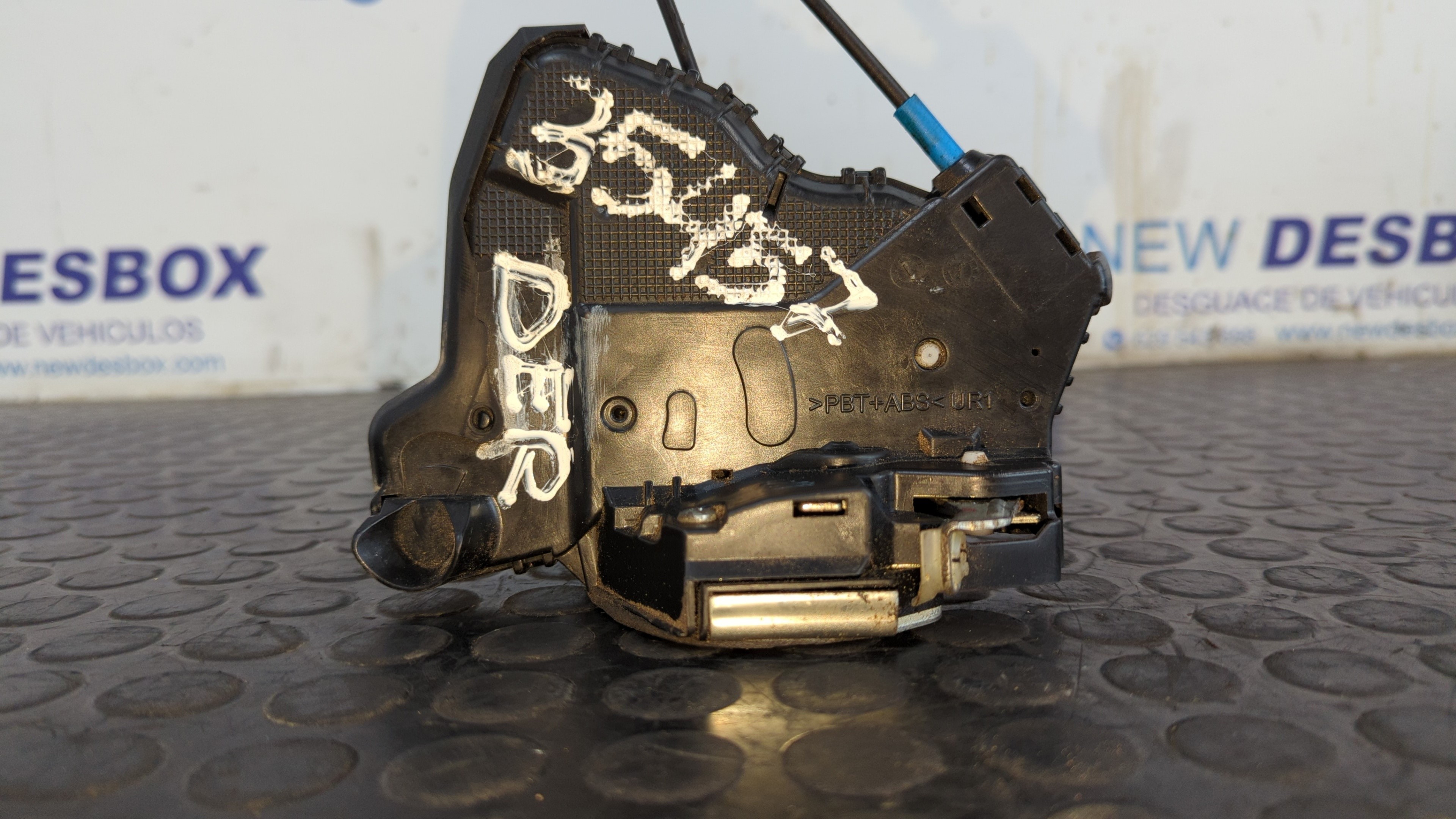 CERRADURA PUERTA DELANTERA DERECHA TOYOTA AURIS