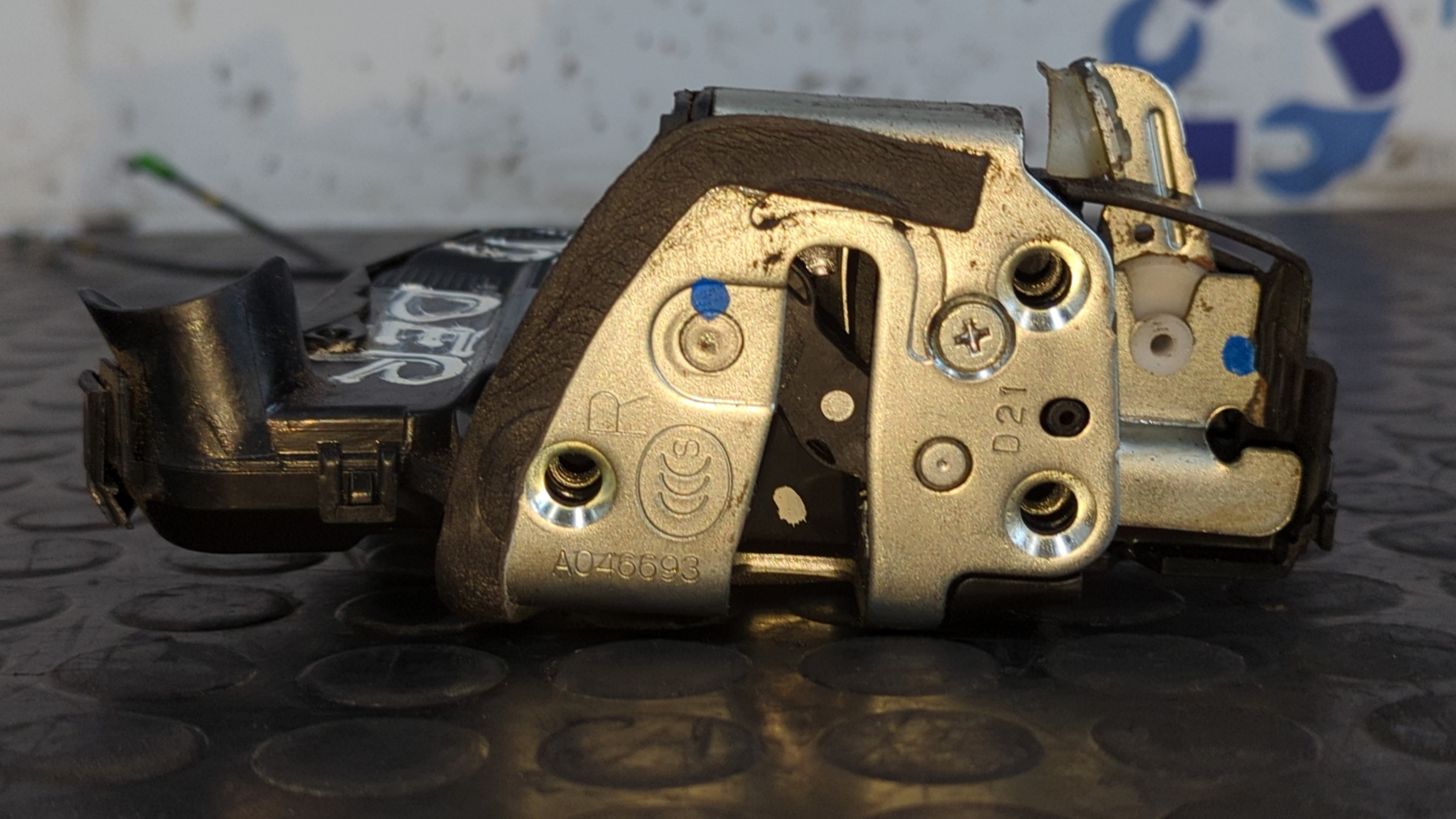 CERRADURA PUERTA DELANTERA DERECHA TOYOTA AURIS - vista 6