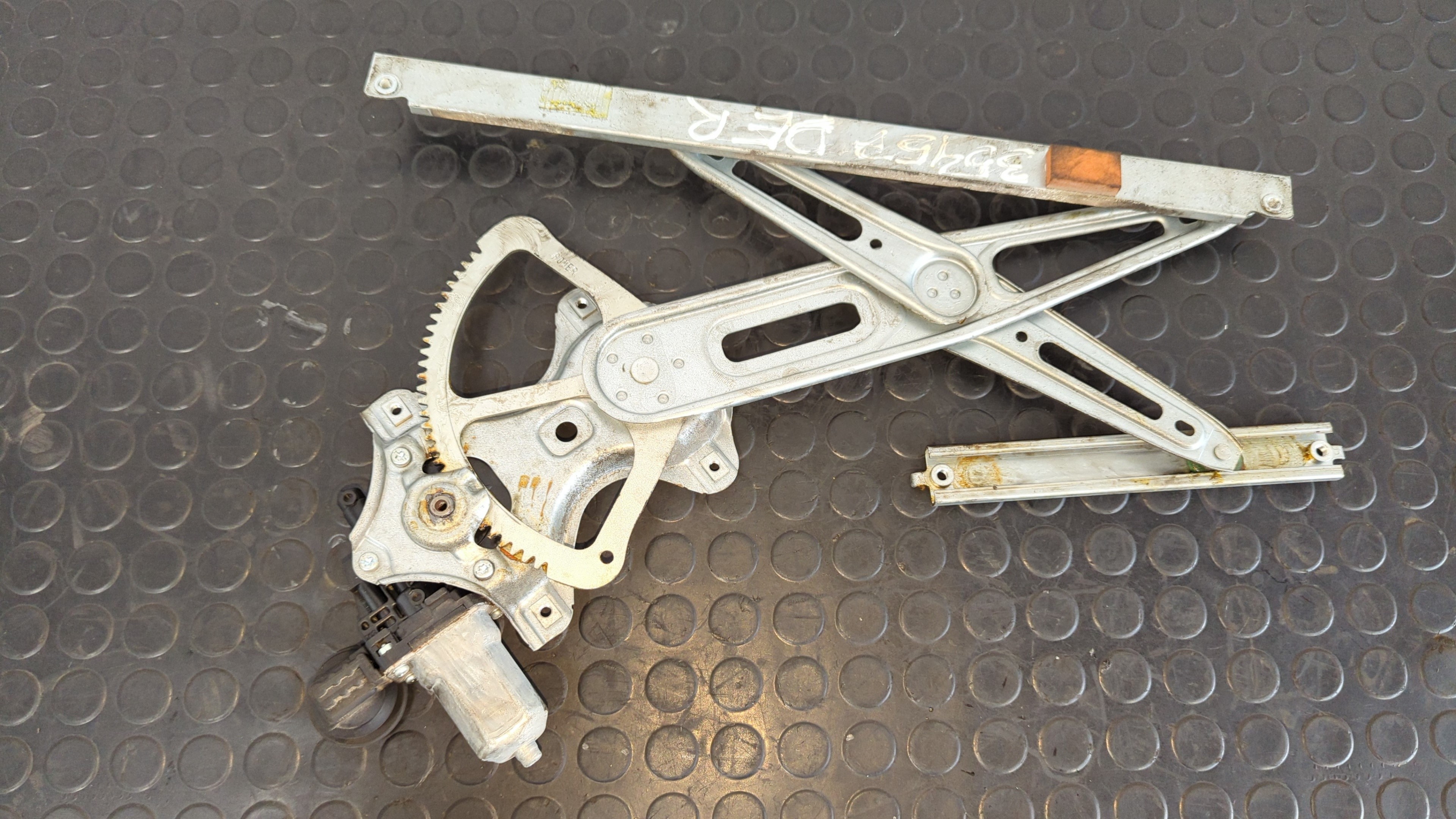 ELEVALUNAS DELANTERO DERECHO TOYOTA AURIS - vista 4