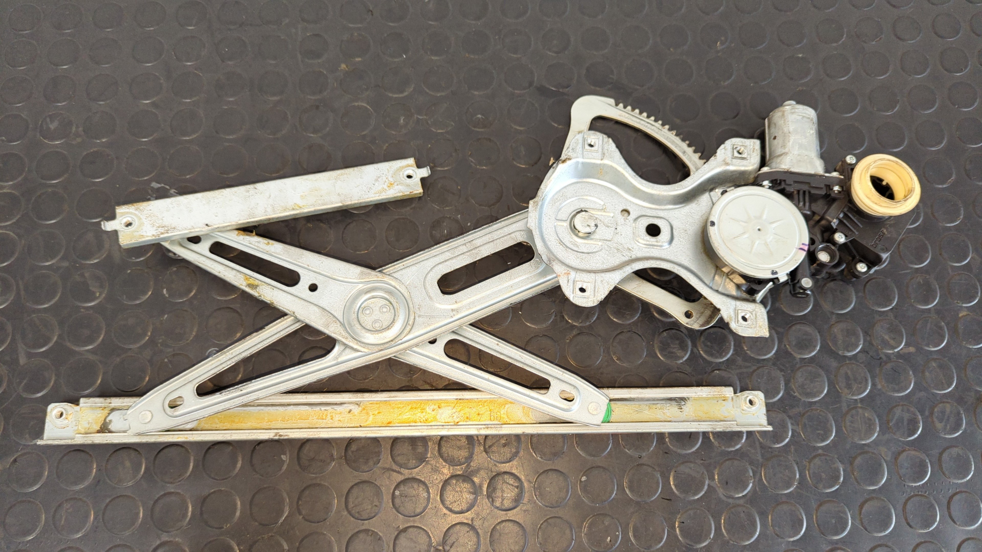 ELEVALUNAS DELANTERO IZQUIERDO TOYOTA AURIS - vista 3