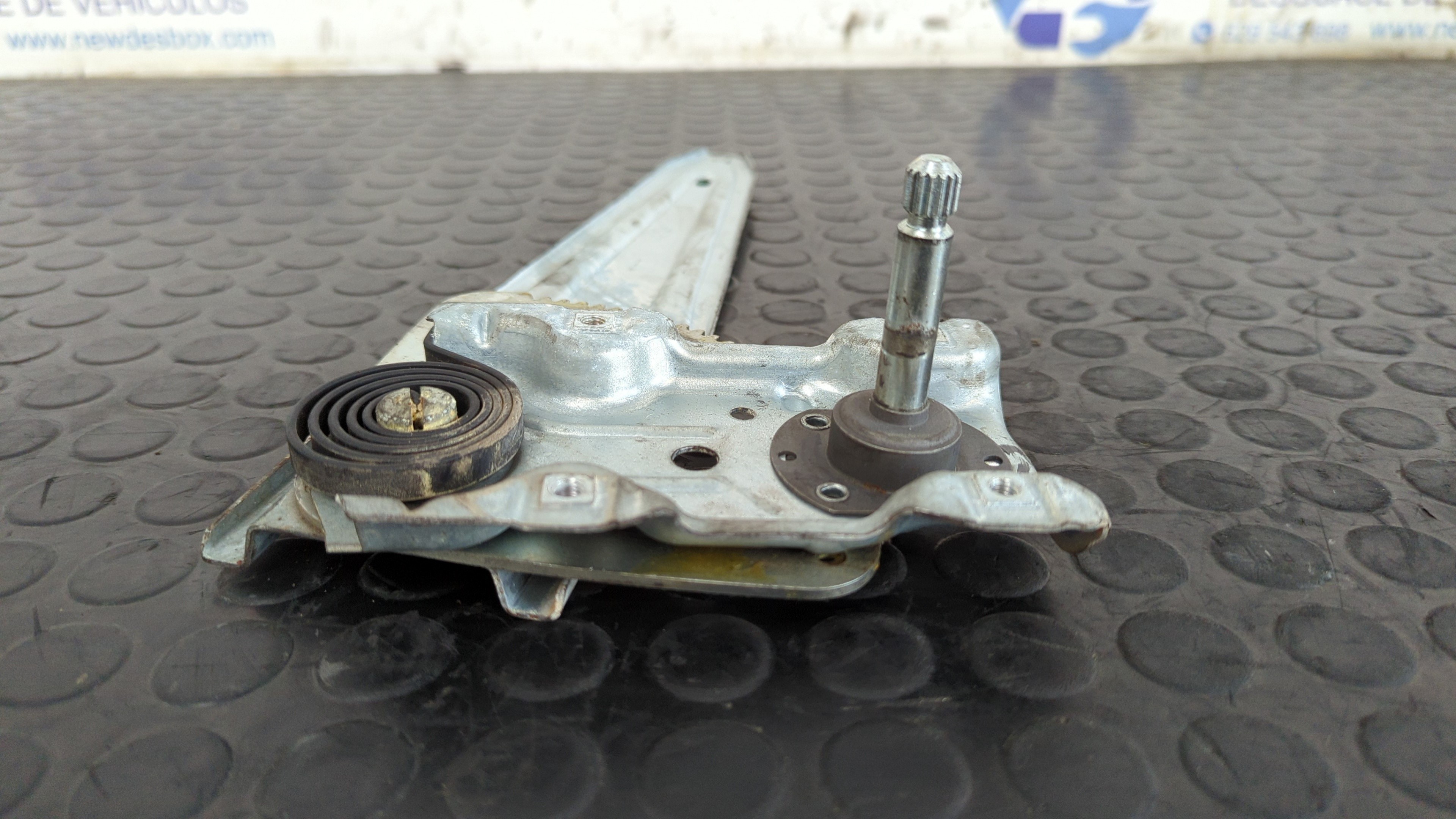 ELEVALUNAS TRASERO DERECHO TOYOTA AURIS - vista 3