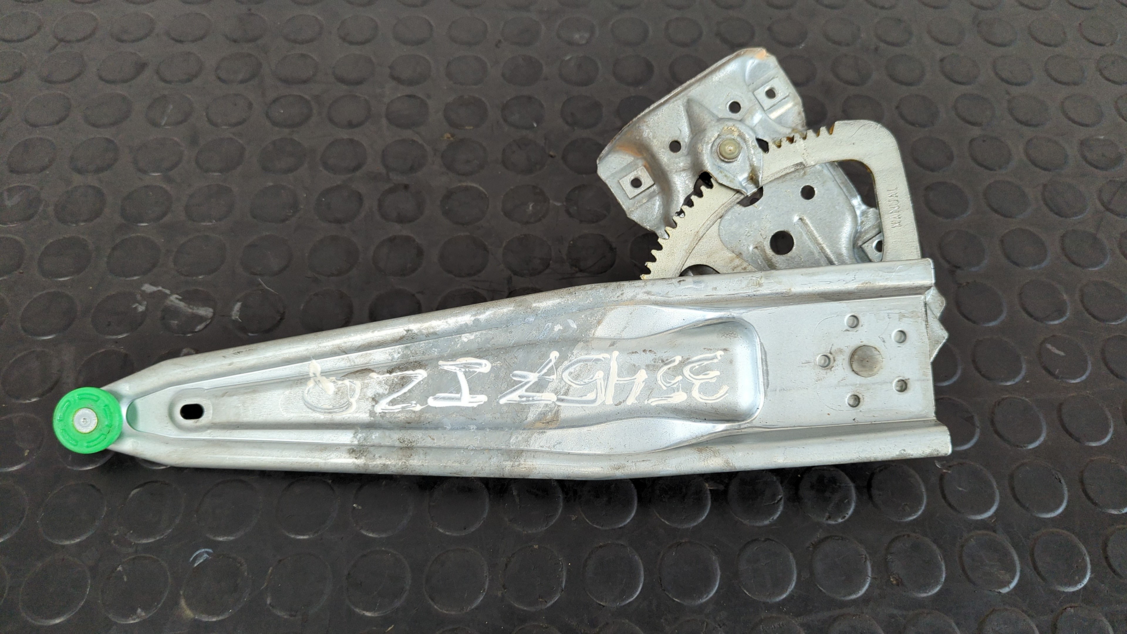 ELEVALUNAS TRASERO IZQUIERDO TOYOTA AURIS - vista 2