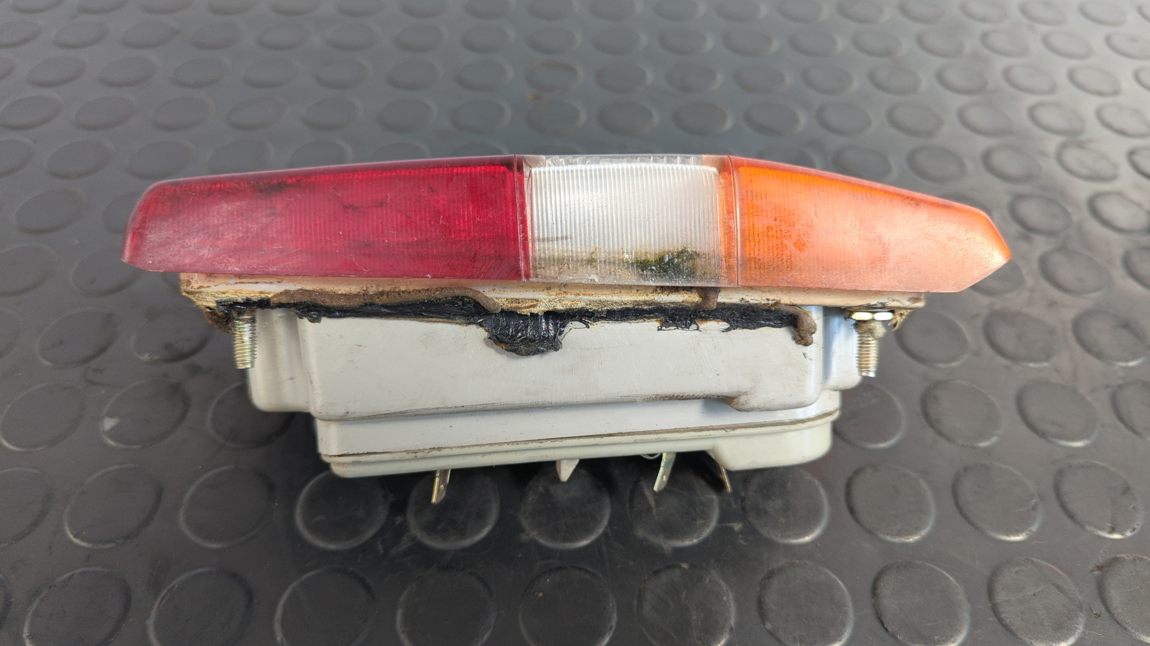 PILOTO TRASERO DERECHO FORD FIESTA BERL./EXPRESS - vista 4