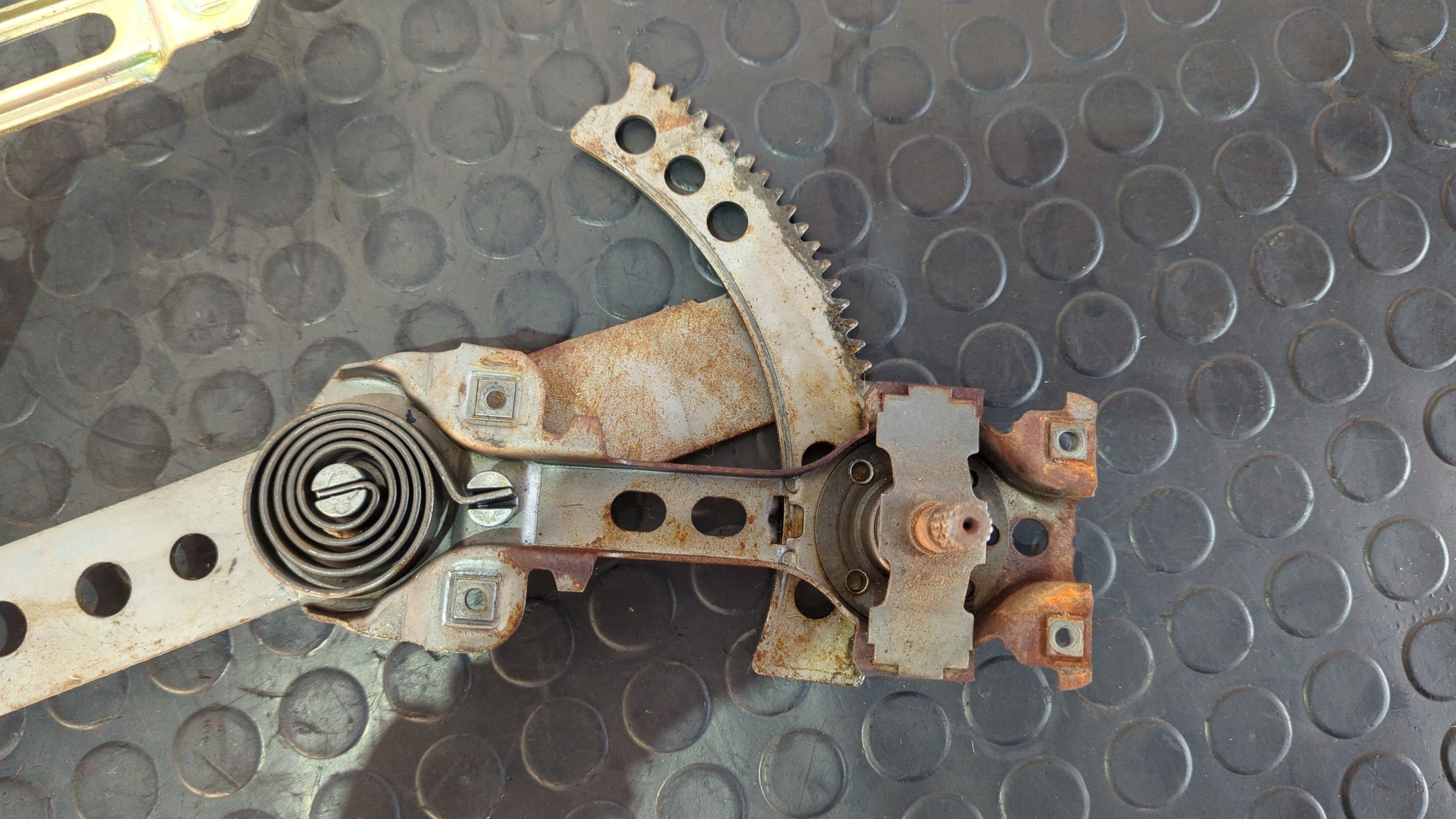 ELEVALUNAS DELANTERO IZQUIERDO MERCEDES-BENZ CLASE S (W126) - vista 2