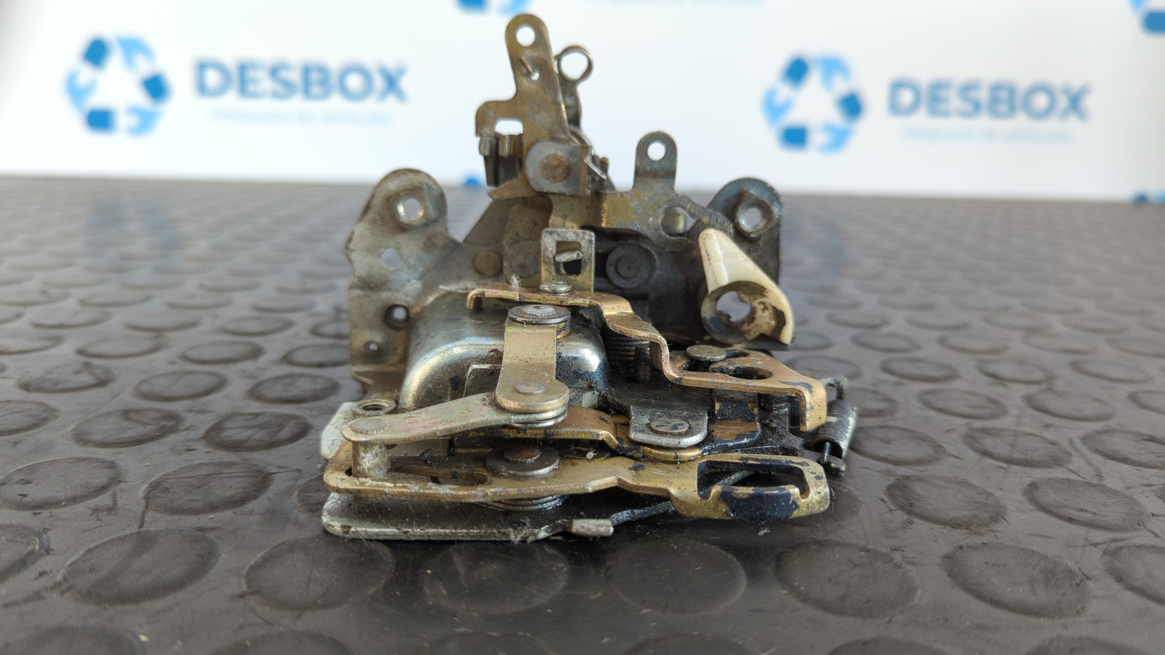 CERRADURA PUERTA DELANTERA DERECHA MERCEDES-BENZ CLASE S (W126) - vista 4