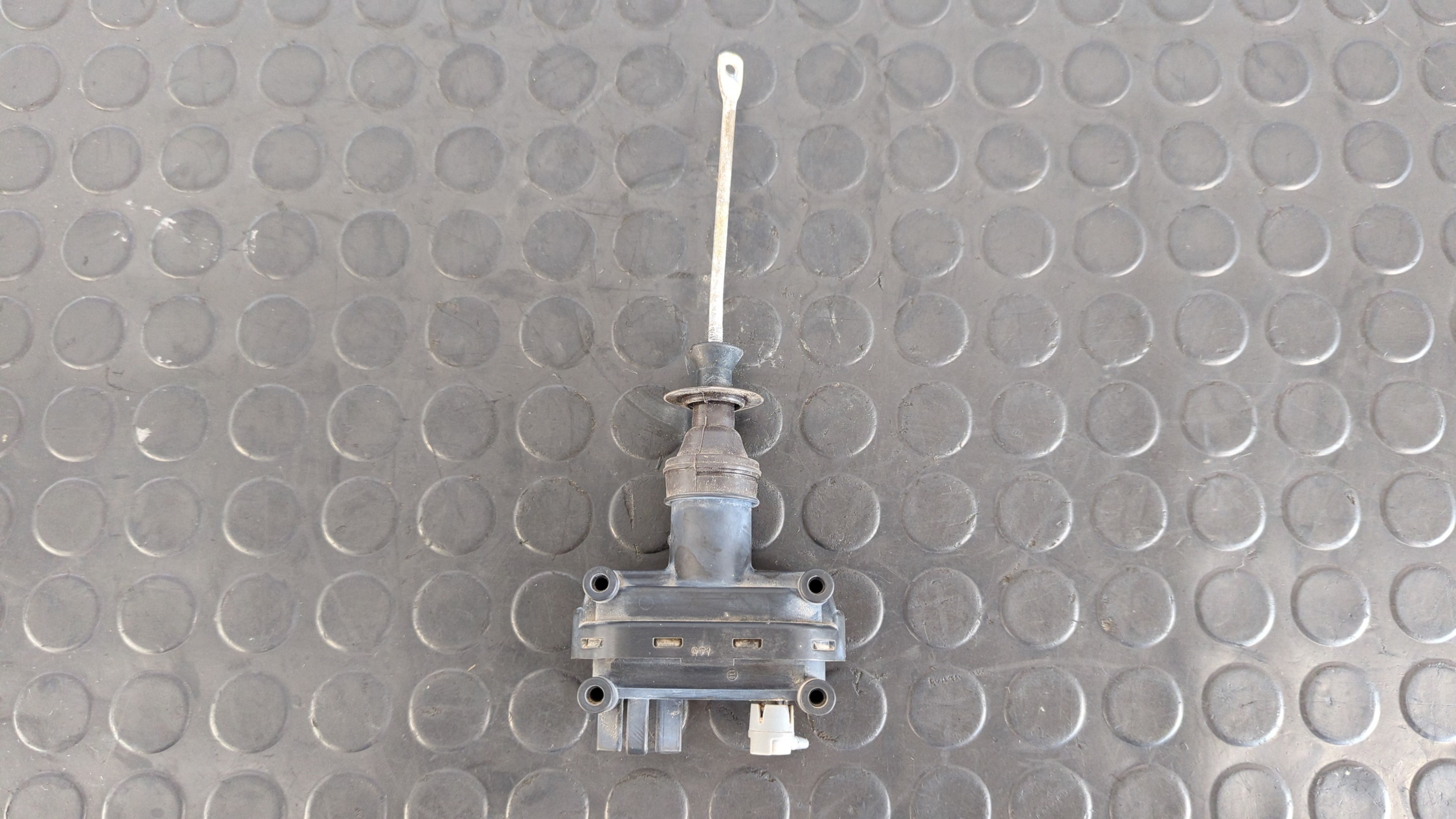 MOTOR CIERRE CENTRALIZADO DELANTERO DERECHO MERCEDES-BENZ CLASE S (W126) - vista 4