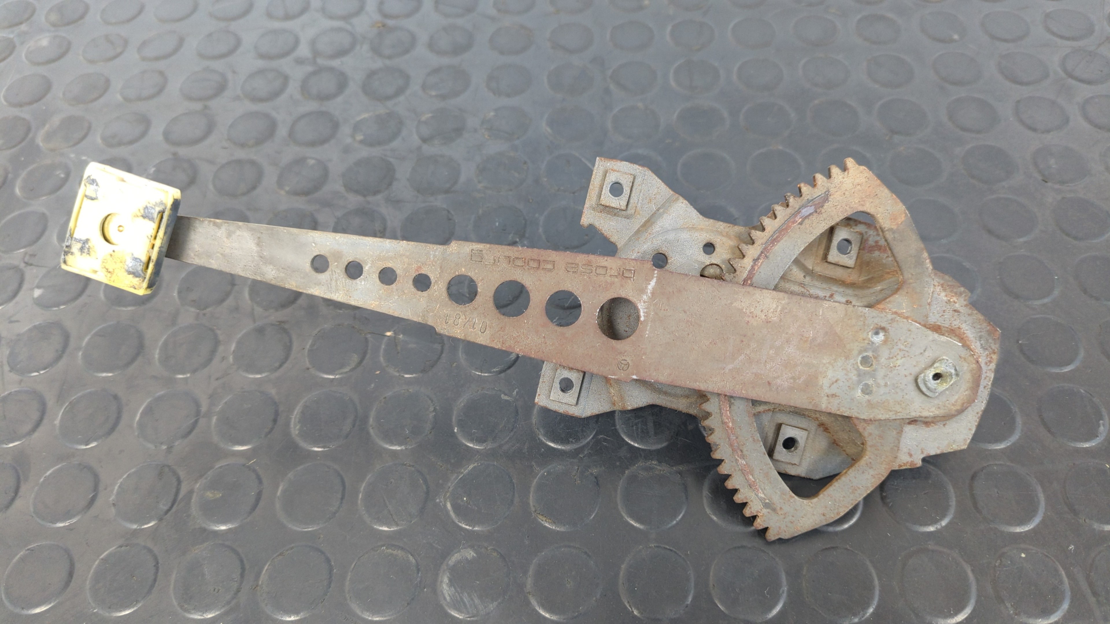 ELEVALUNAS TRASERO IZQUIERDO MERCEDES CLASE S (W126) - vista 2