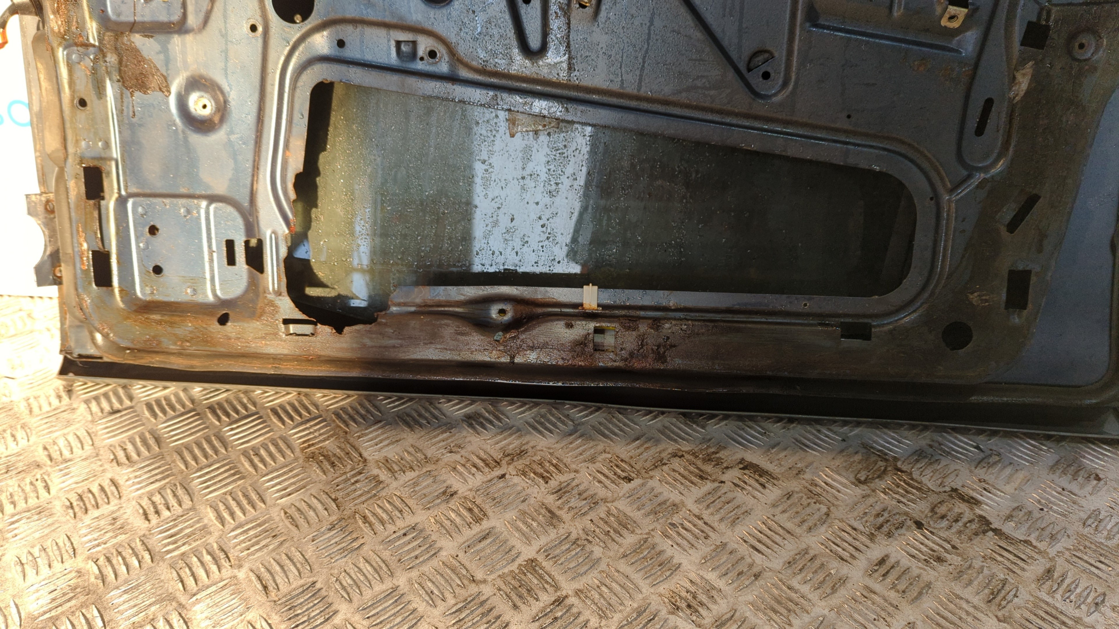 PUERTA DELANTERA DERECHA MERCEDES-BENZ CLASE S (W126) - vista 4