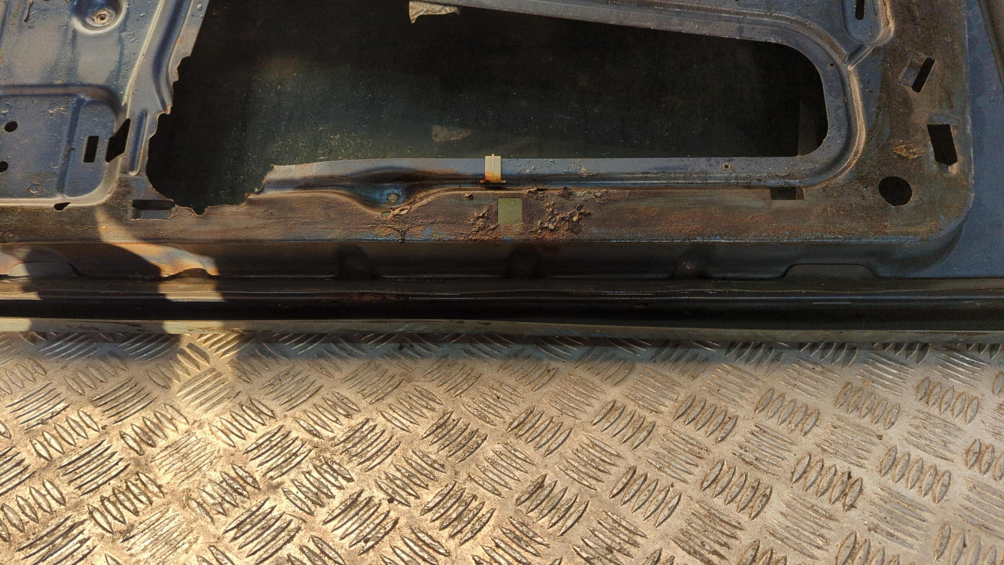 PUERTA DELANTERA DERECHA MERCEDES-BENZ CLASE S (W126) - vista 5