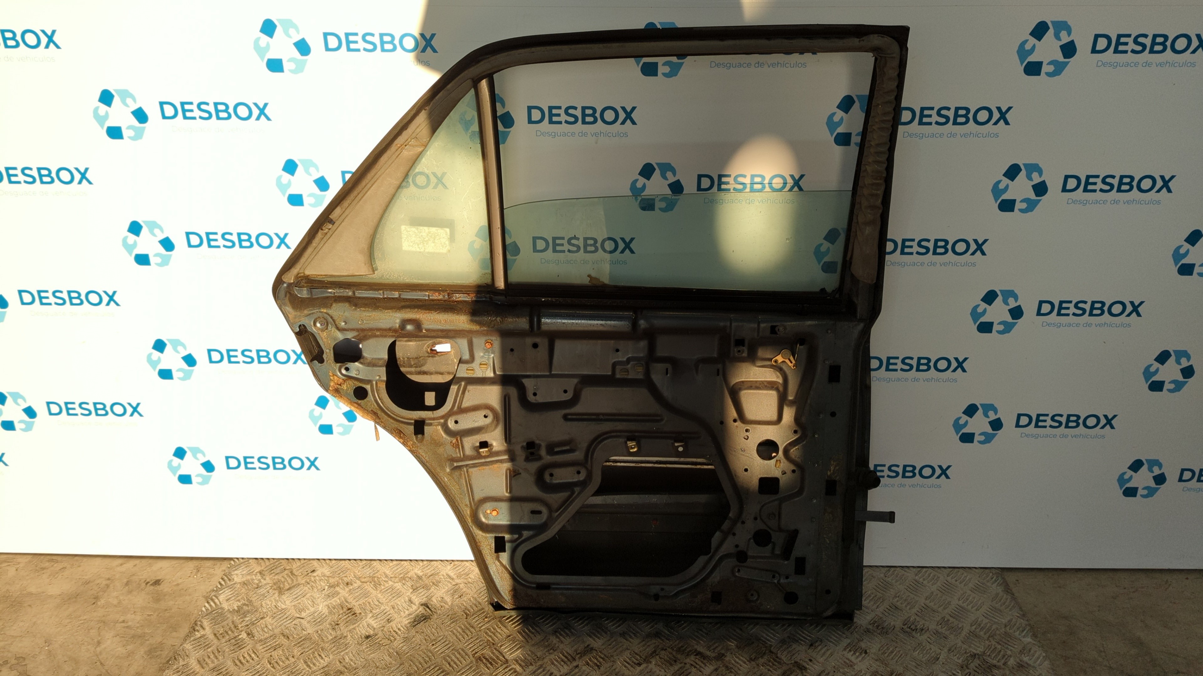 PUERTA TRASERA IZQUIERDA MERCEDES-BENZ CLASE S (W126) - vista 5