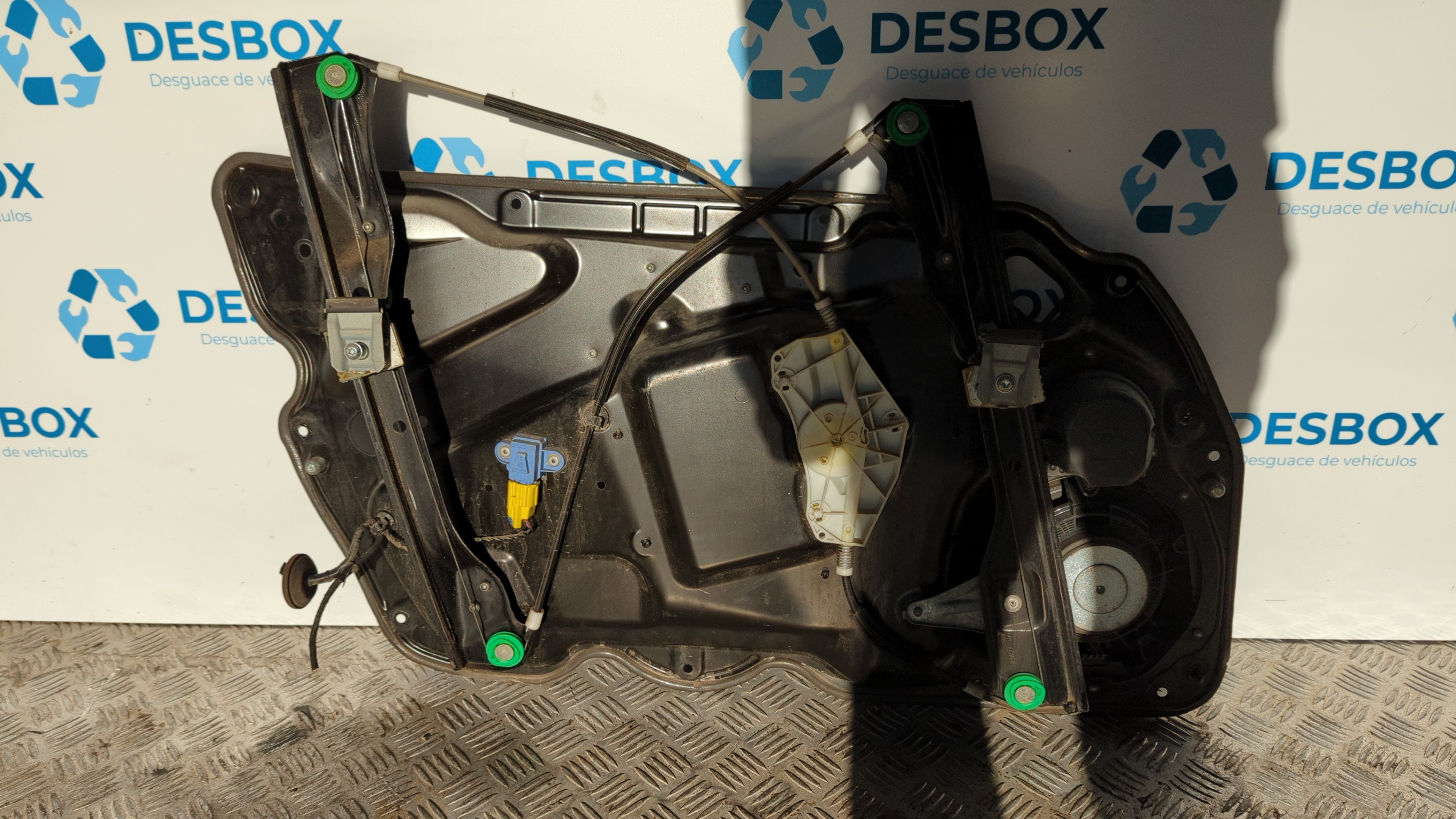 ELEVALUNAS DELANTERO DERECHO VOLKSWAGEN PASSAT BERLINA (3C2) - vista 4