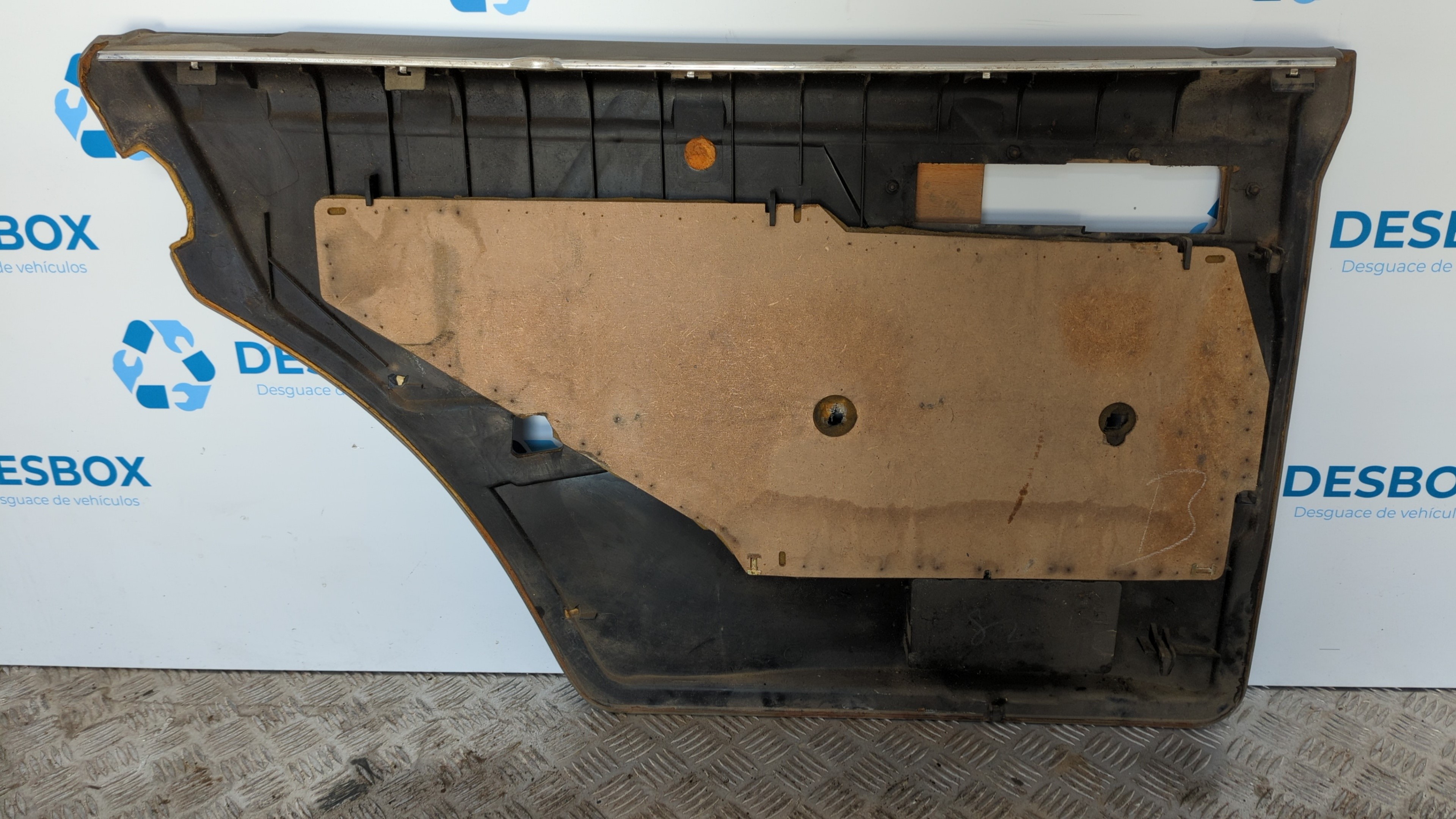 GUARNECIDO PUERTA TRASERA DERECHA MERCEDES CLASE S (W126) - vista 4