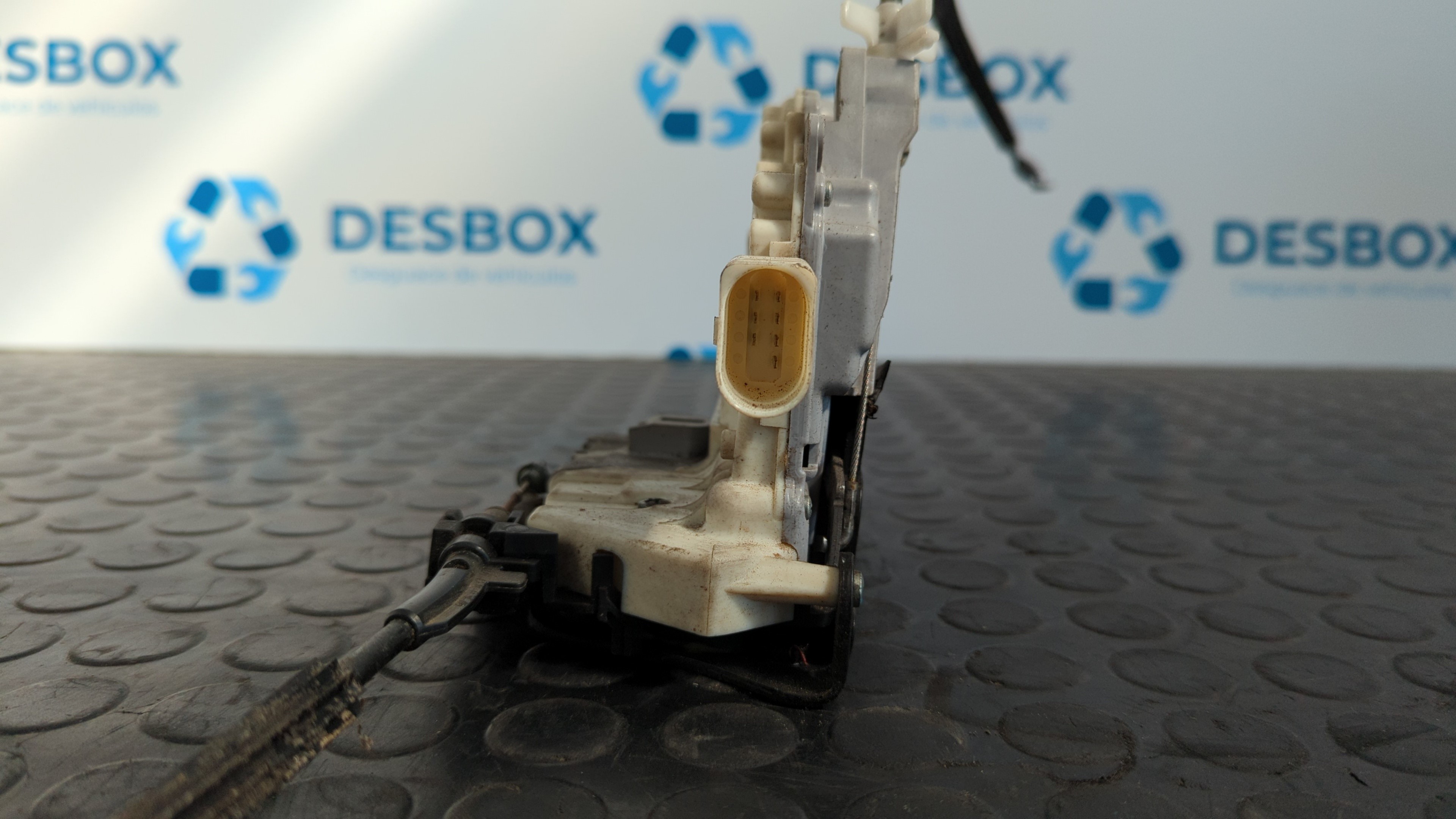 CERRADURA PUERTA TRASERA DERECHA VOLKSWAGEN PASSAT BERLINA (3C2) - vista 2