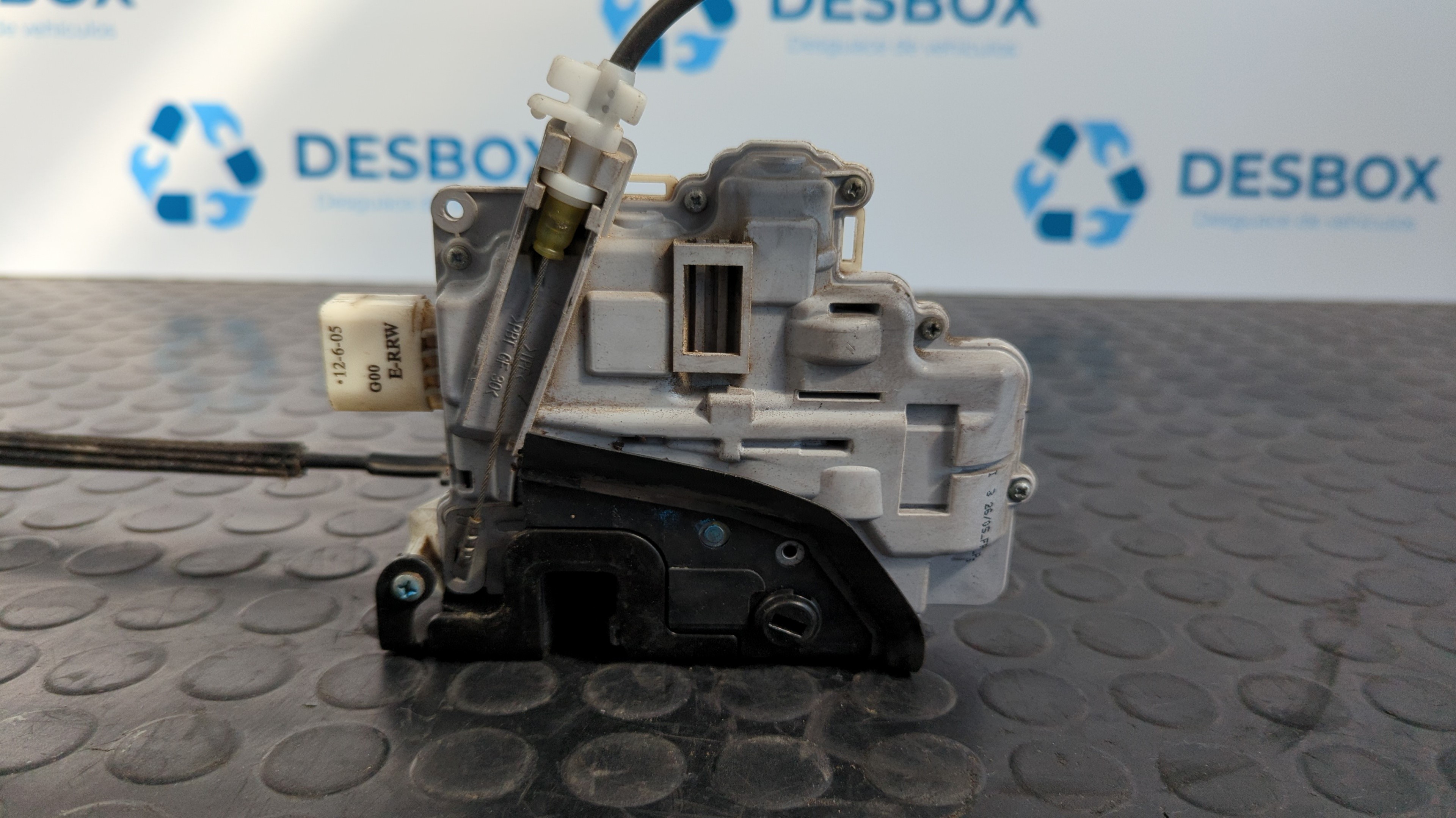 CERRADURA PUERTA TRASERA DERECHA VOLKSWAGEN PASSAT BERLINA (3C2) - vista 4