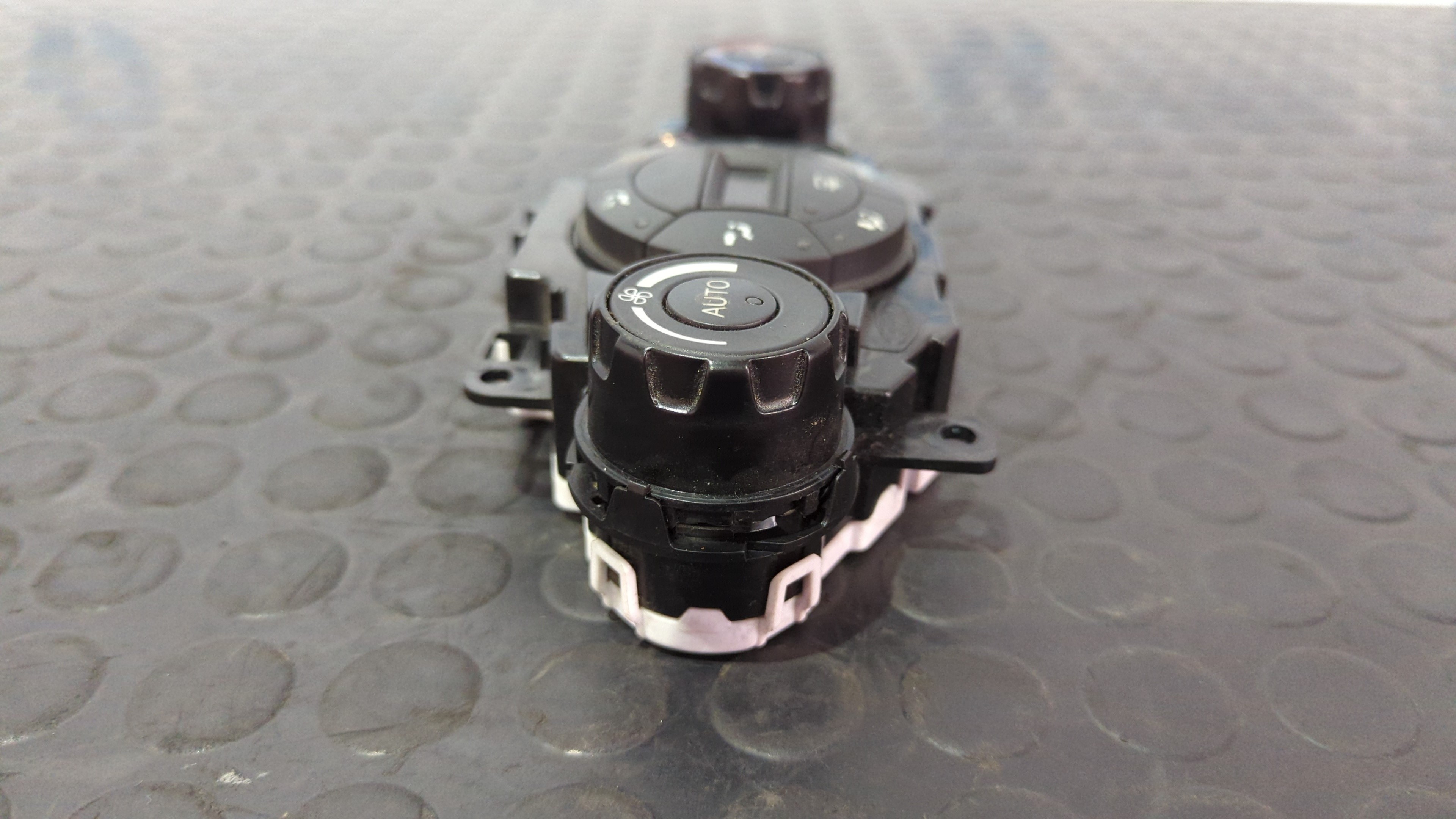 MANDO CLIMATIZADOR FORD FIESTA (CB1) - vista 5