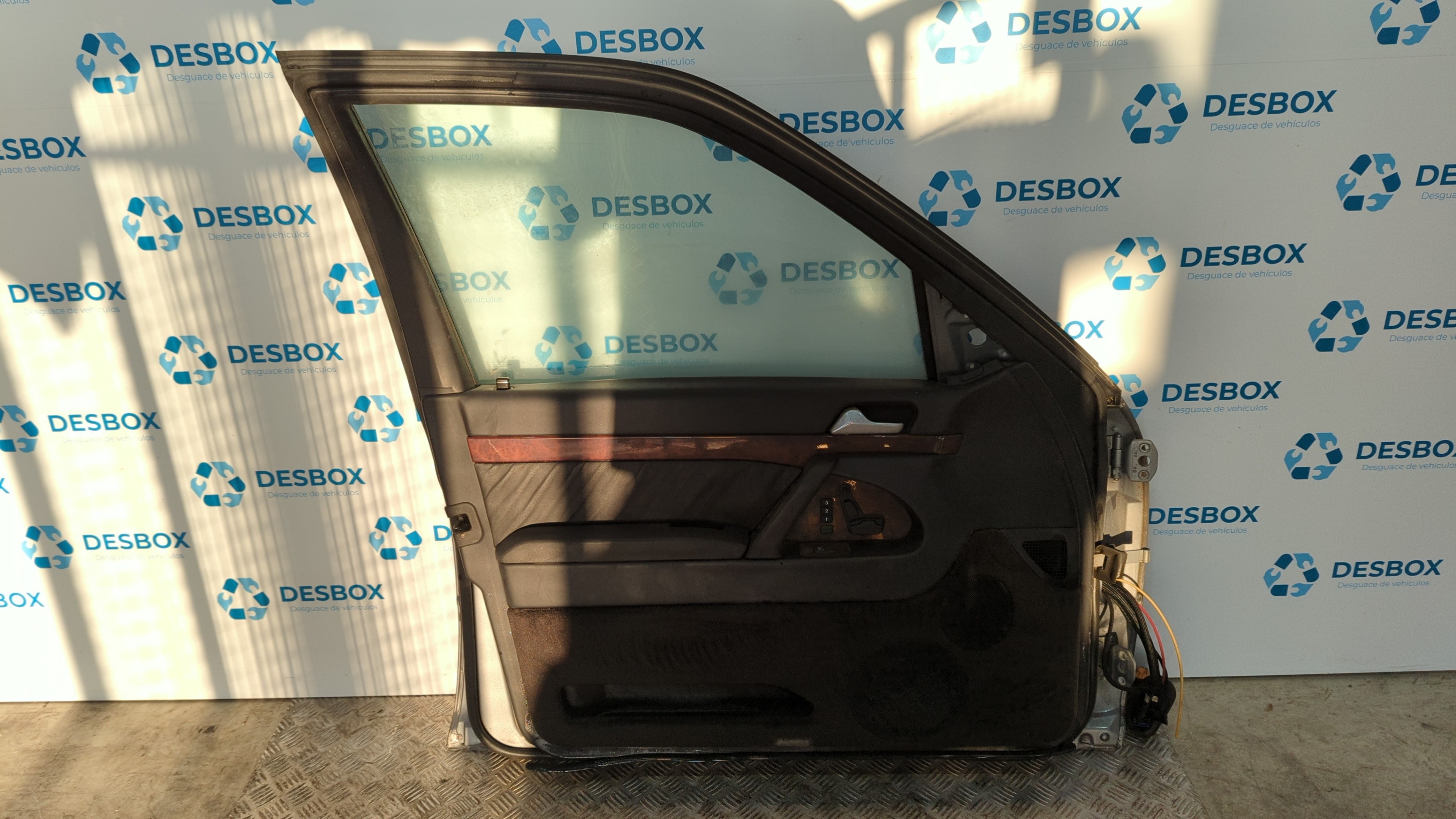 PUERTA DELANTERA IZQUIERDA MERCEDES-BENZ CLASE S (W140) - vista 6