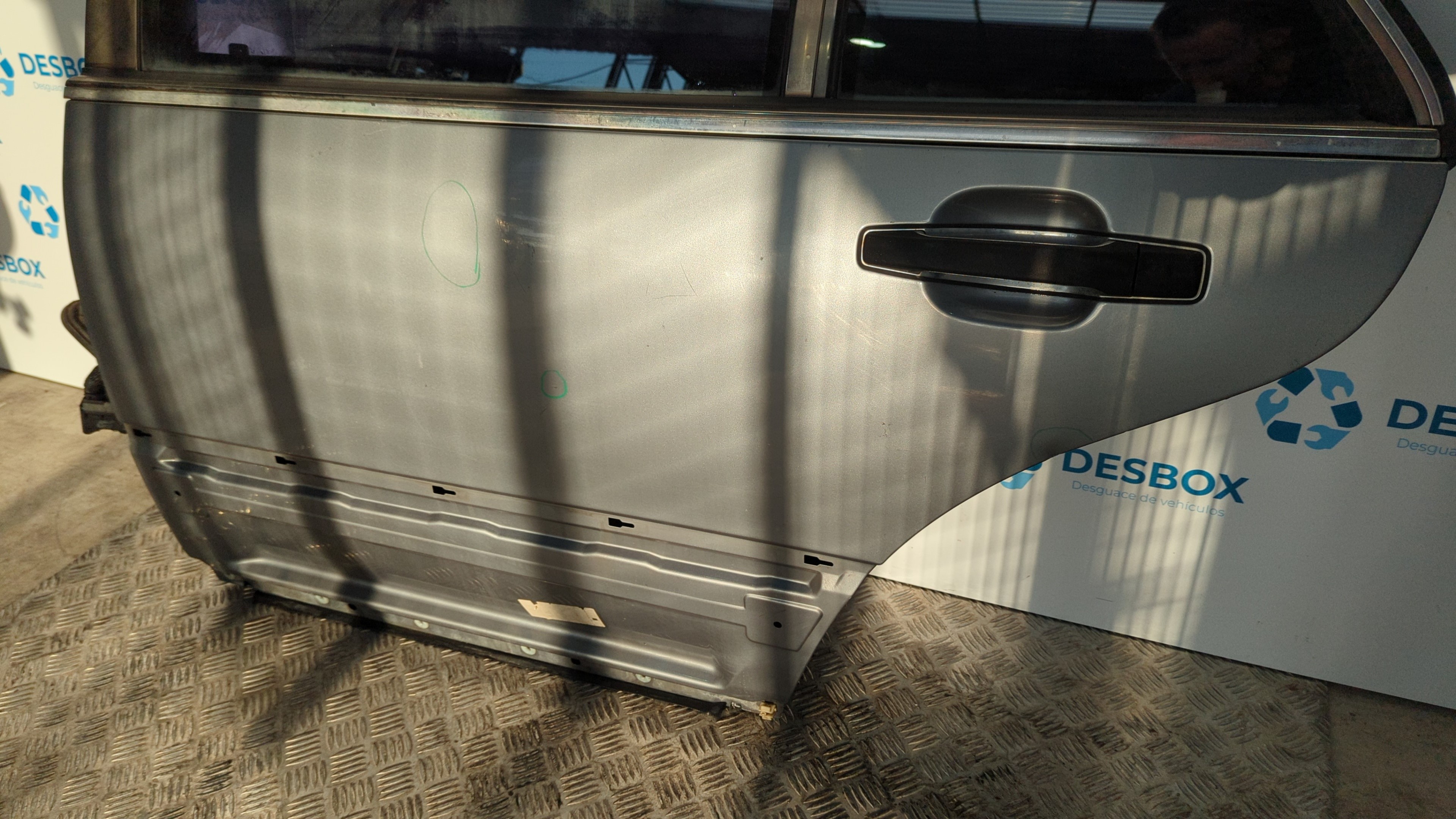 PUERTA TRASERA IZQUIERDA MERCEDES-BENZ CLASE S (W140) - vista 3