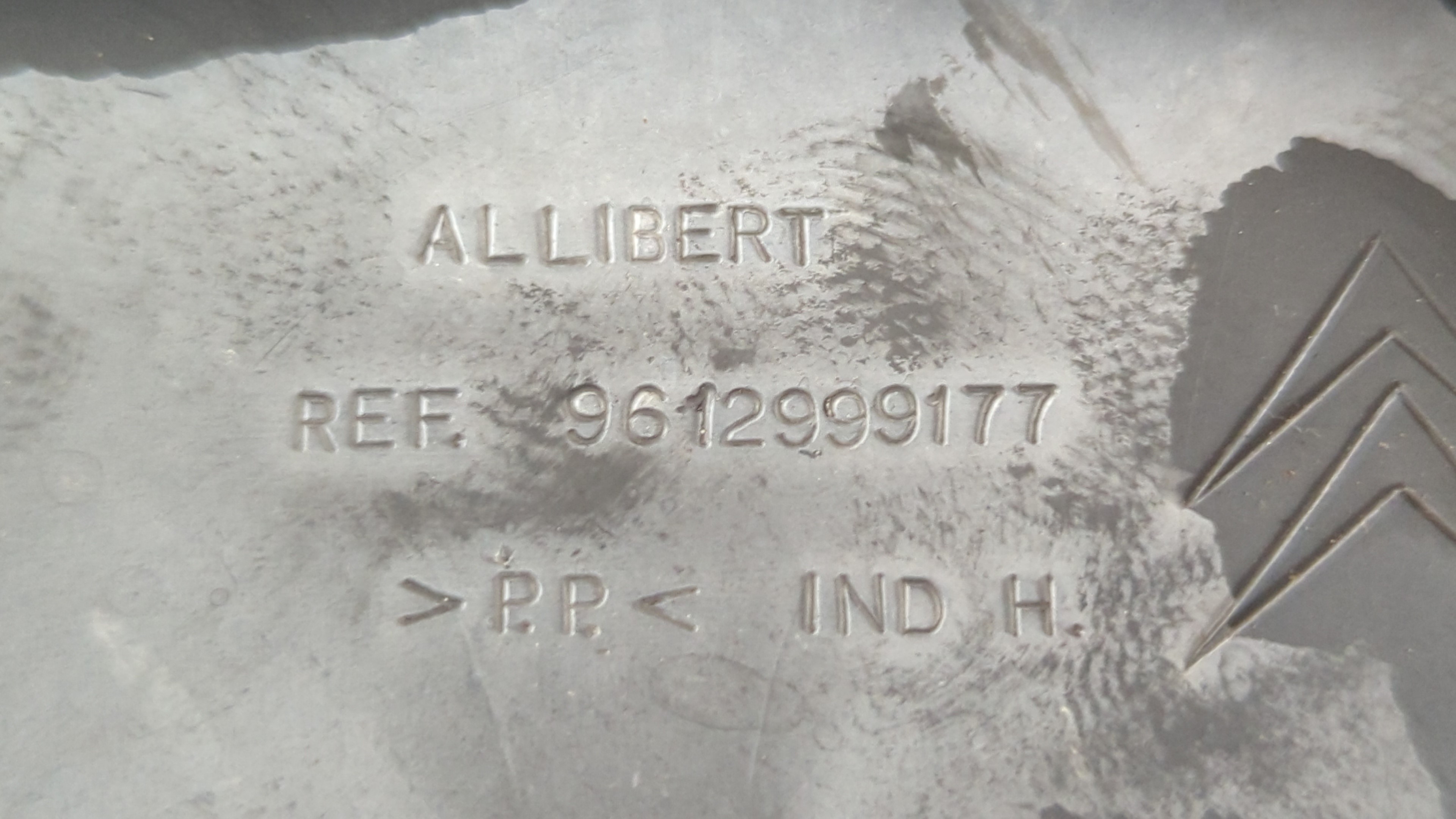 REJILLA DELANTERA CITROEN C15 - vista 3